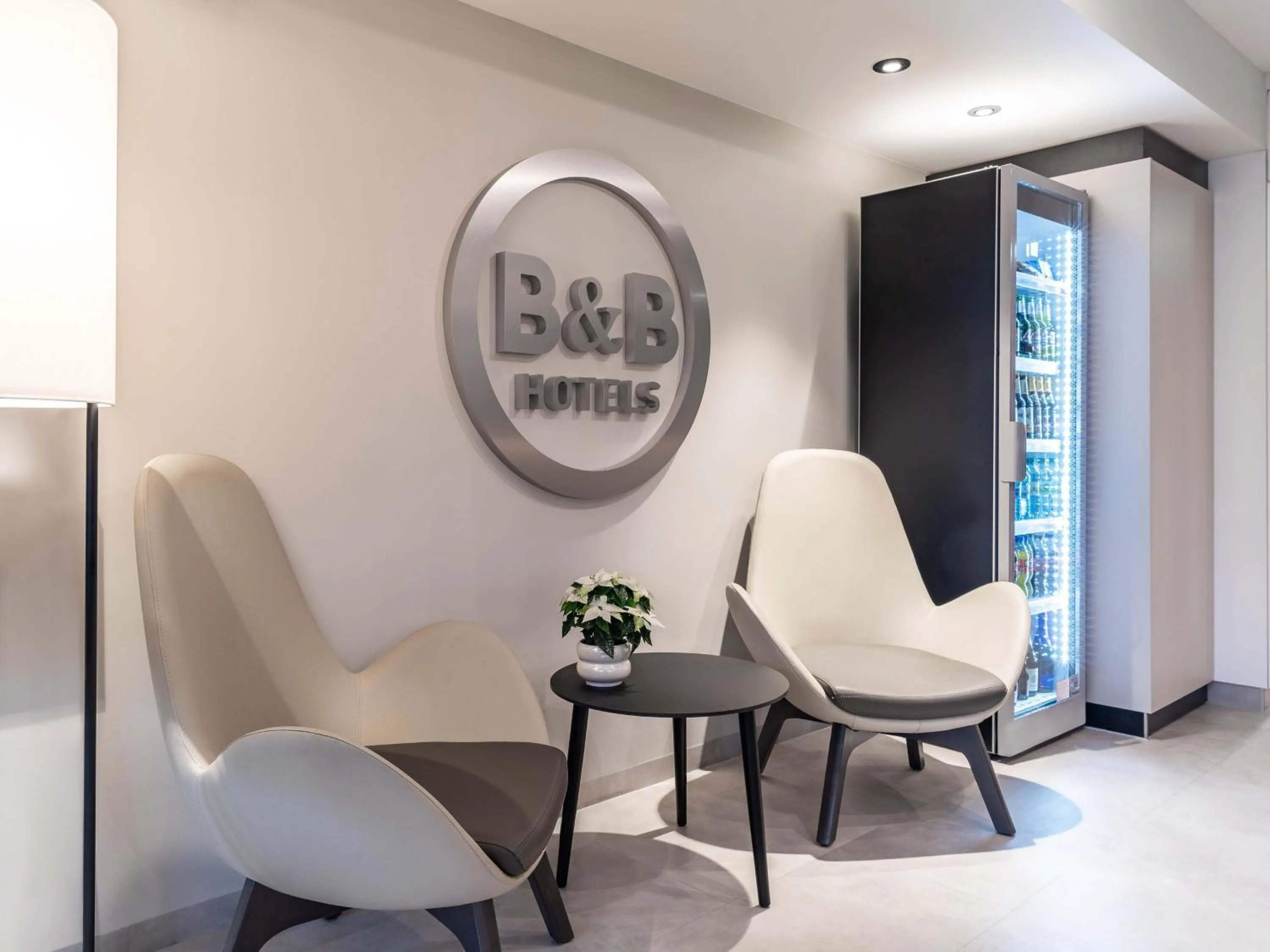 Lobby or reception in B&B HOTEL Mainz-Süd