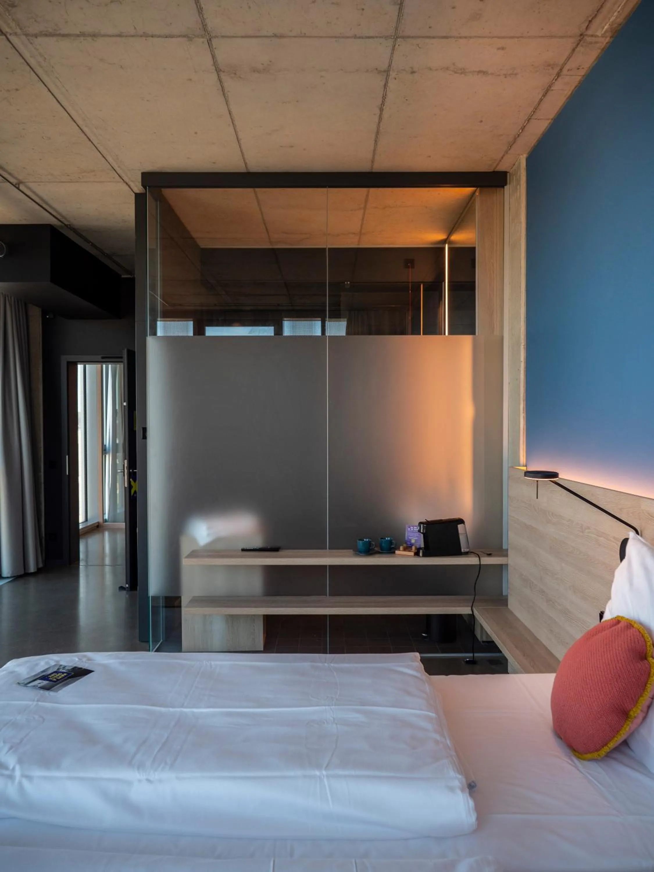 Bathroom, Bed in Koncept Hotel Josefine