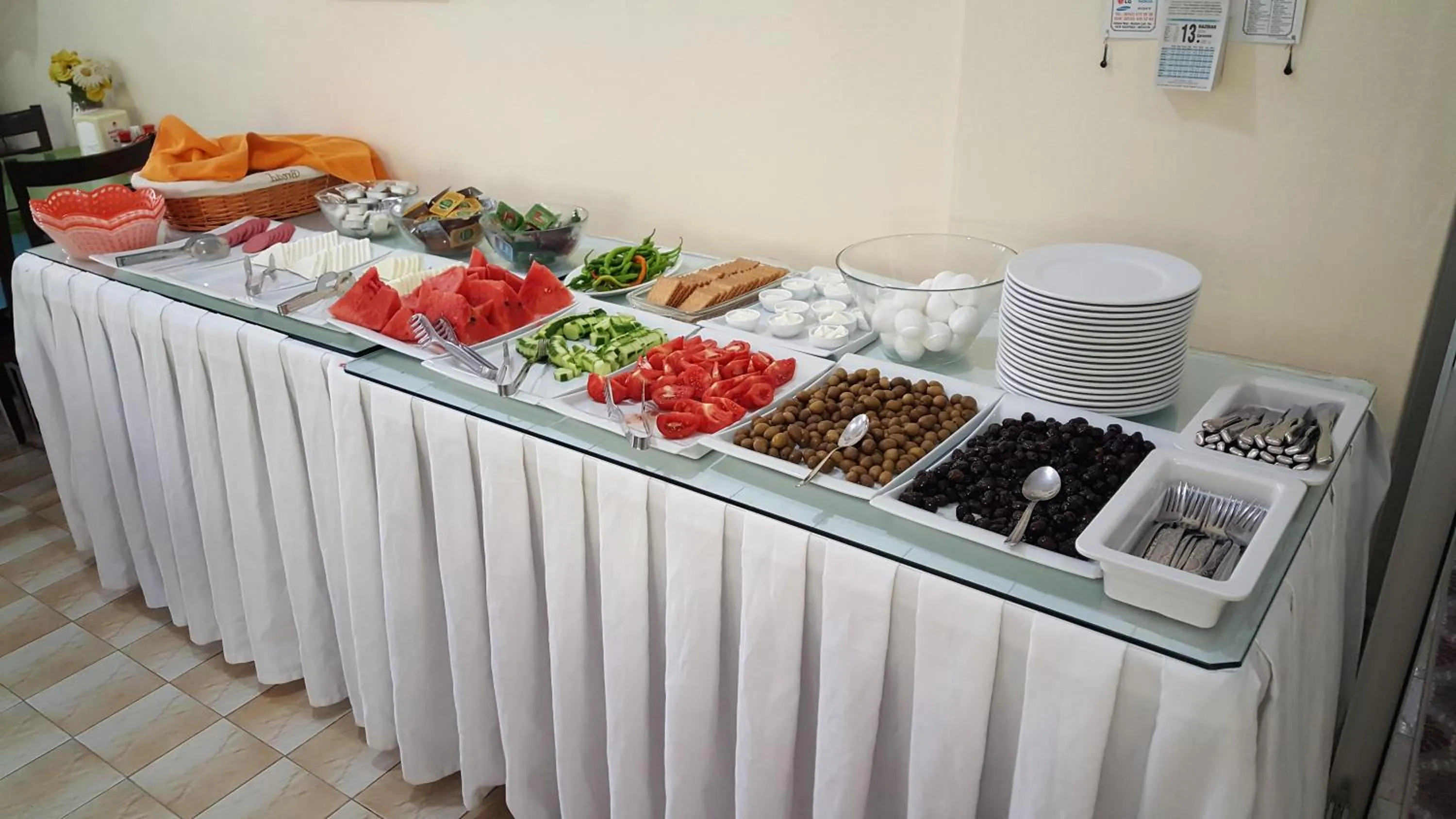 Buffet breakfast in Kartal Hotel