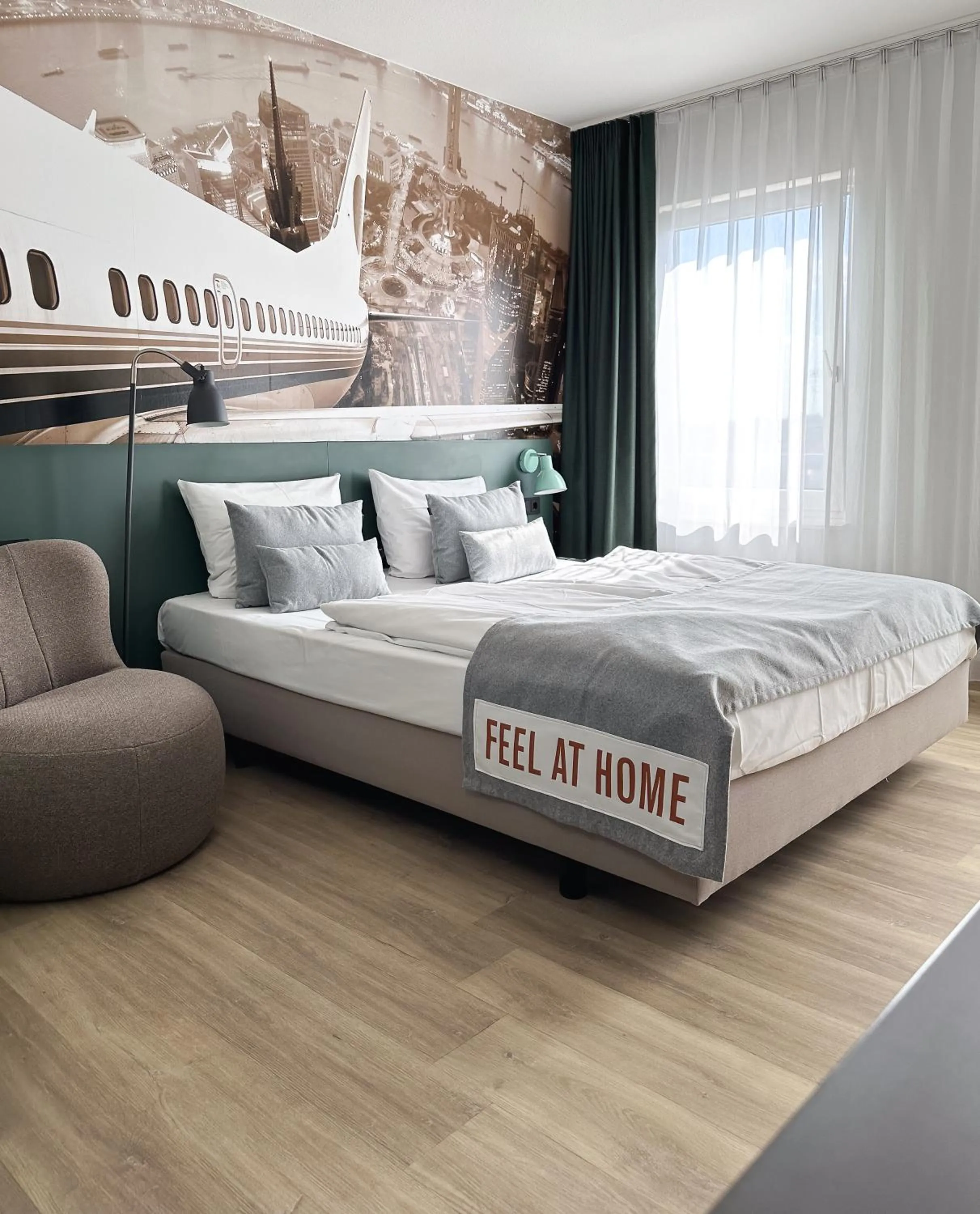 Photo of the whole room, Bed in ACHAT Hotel Frankfurt Airport