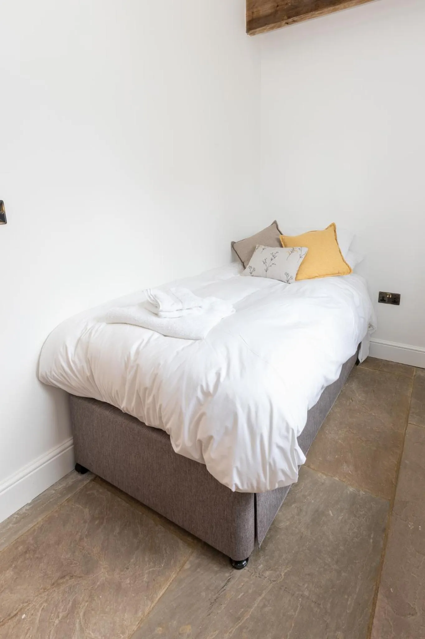 Bedroom, Bed in The Yard @ Pringle Farm