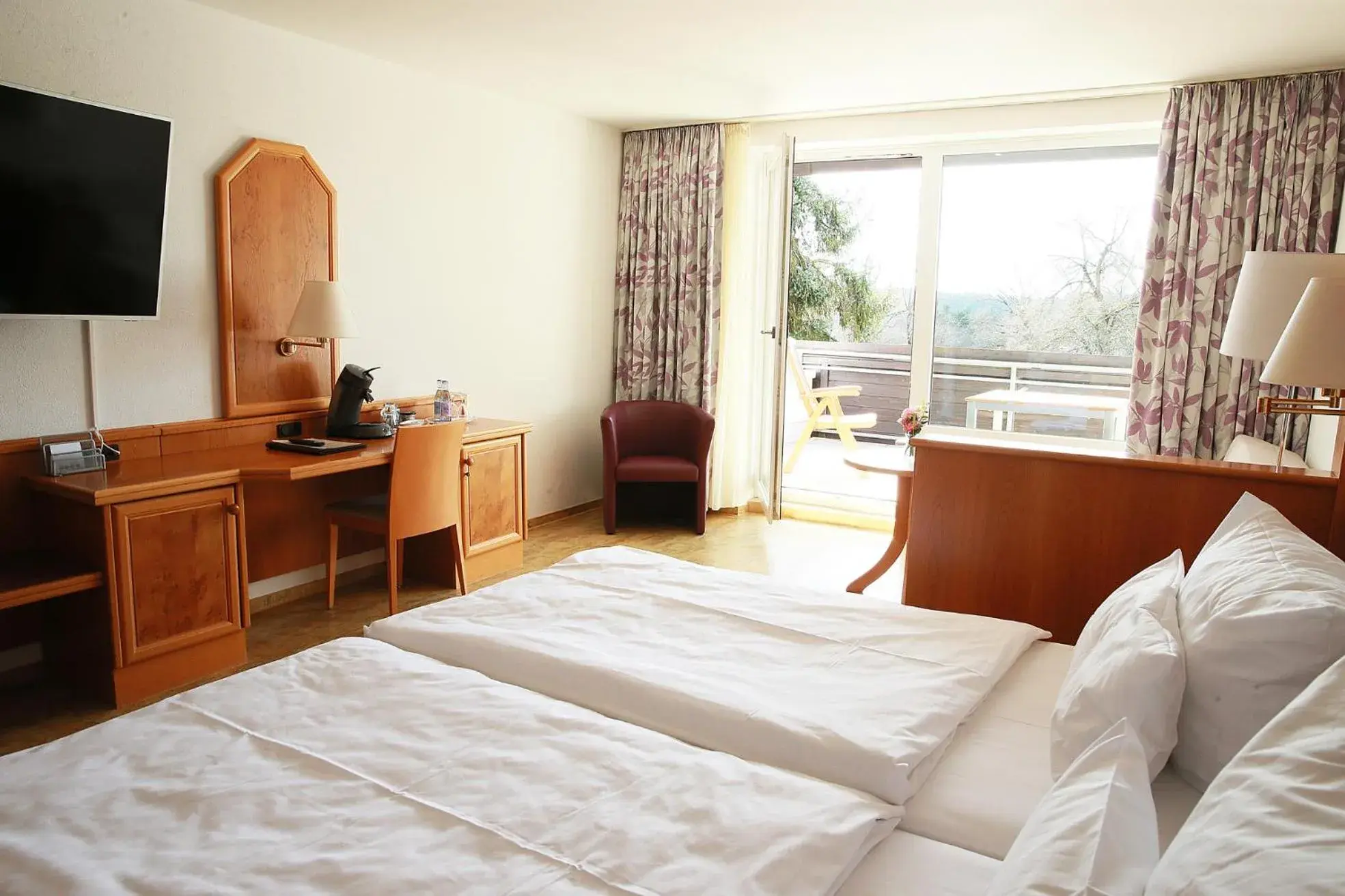 Superior Twin Room with Balcony in Hotel Bergschlößchen Superior Twin Room with Balcony in Hotel Bergschlößchen