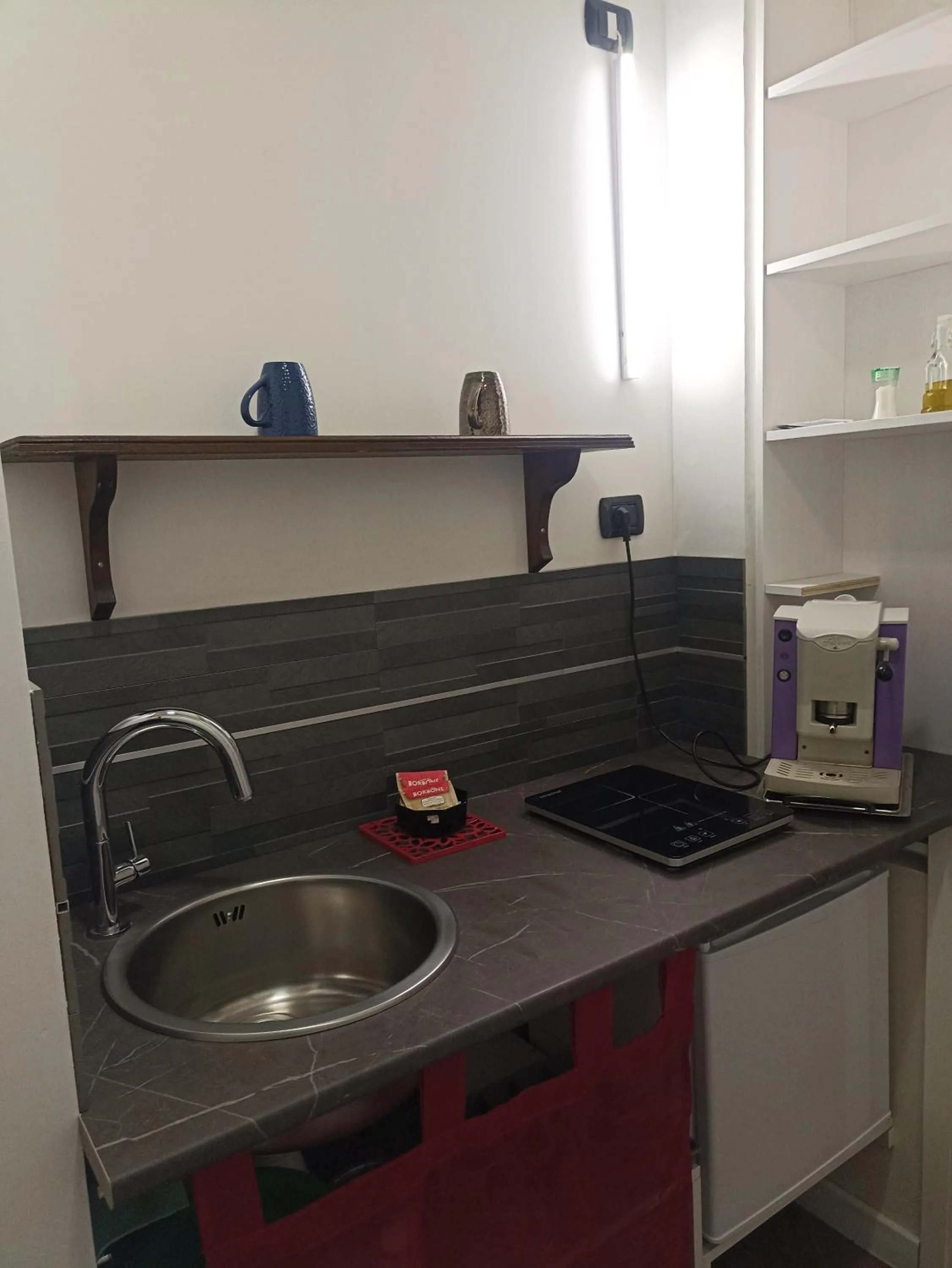 Coffee/tea facilities in open