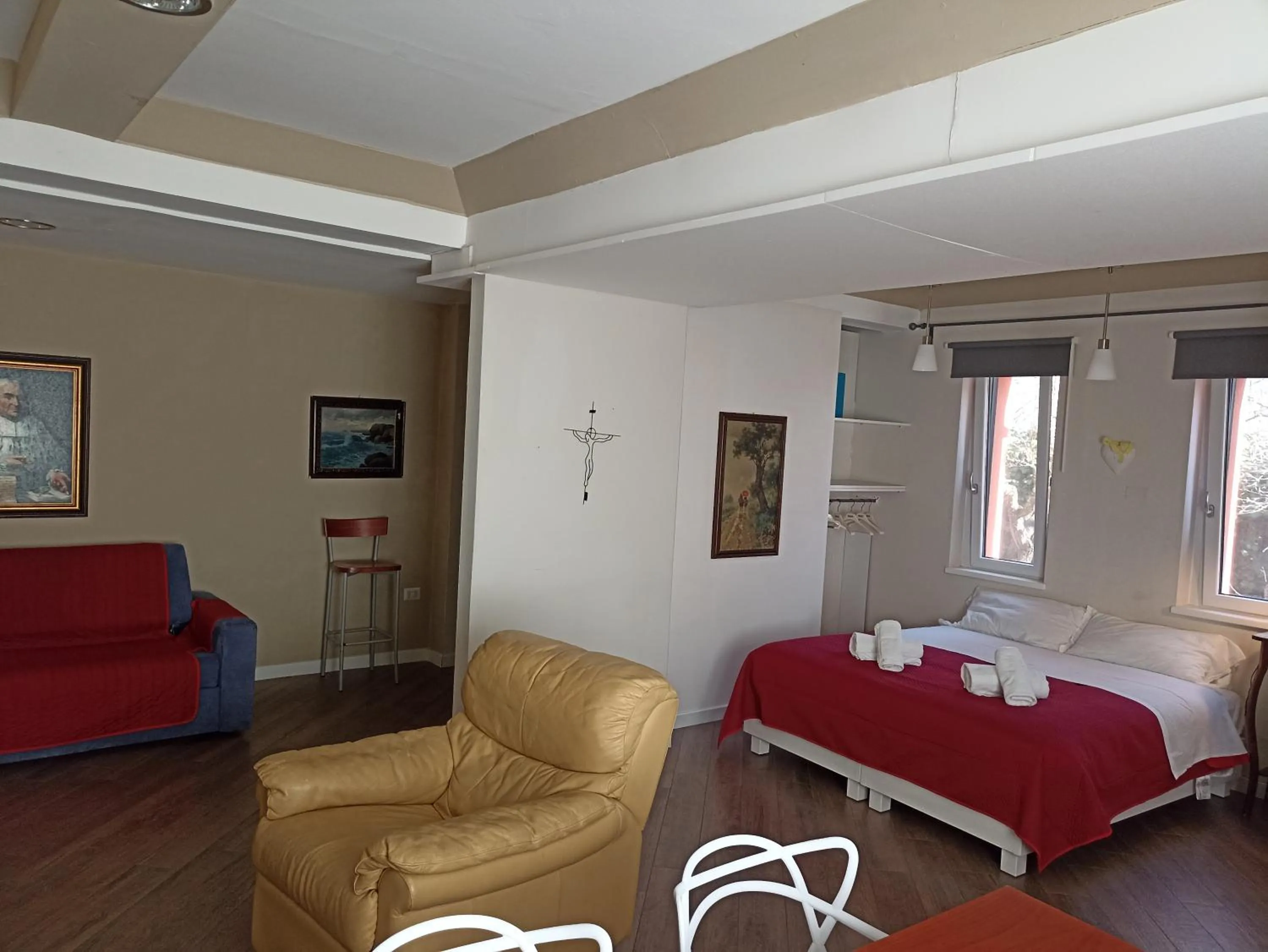 Photo of the whole room, Bed in open