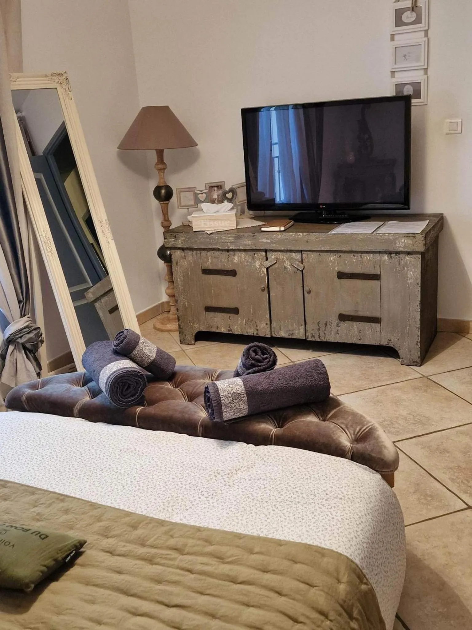 Bed in Villa fiora chambre