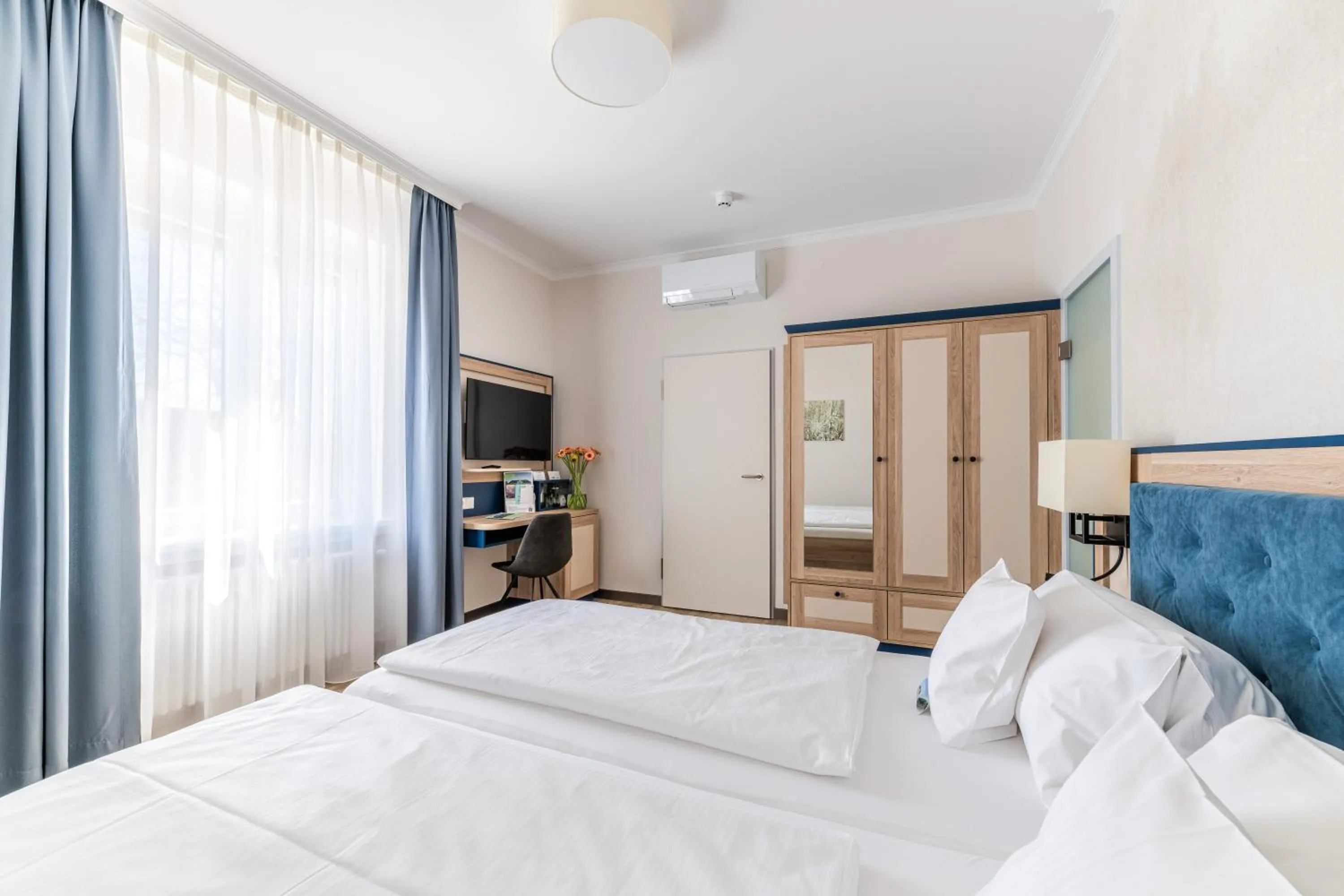 Bed in Strandhotel Löchnerhaus