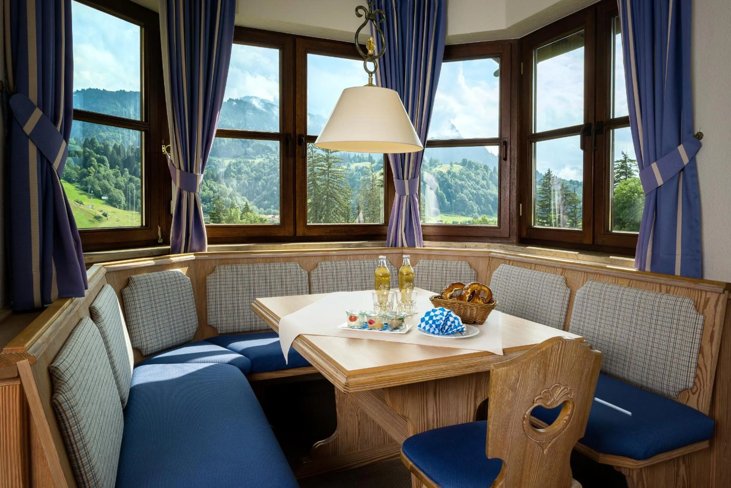 Seating area in Dorint Sporthotel Garmisch-Partenkirchen