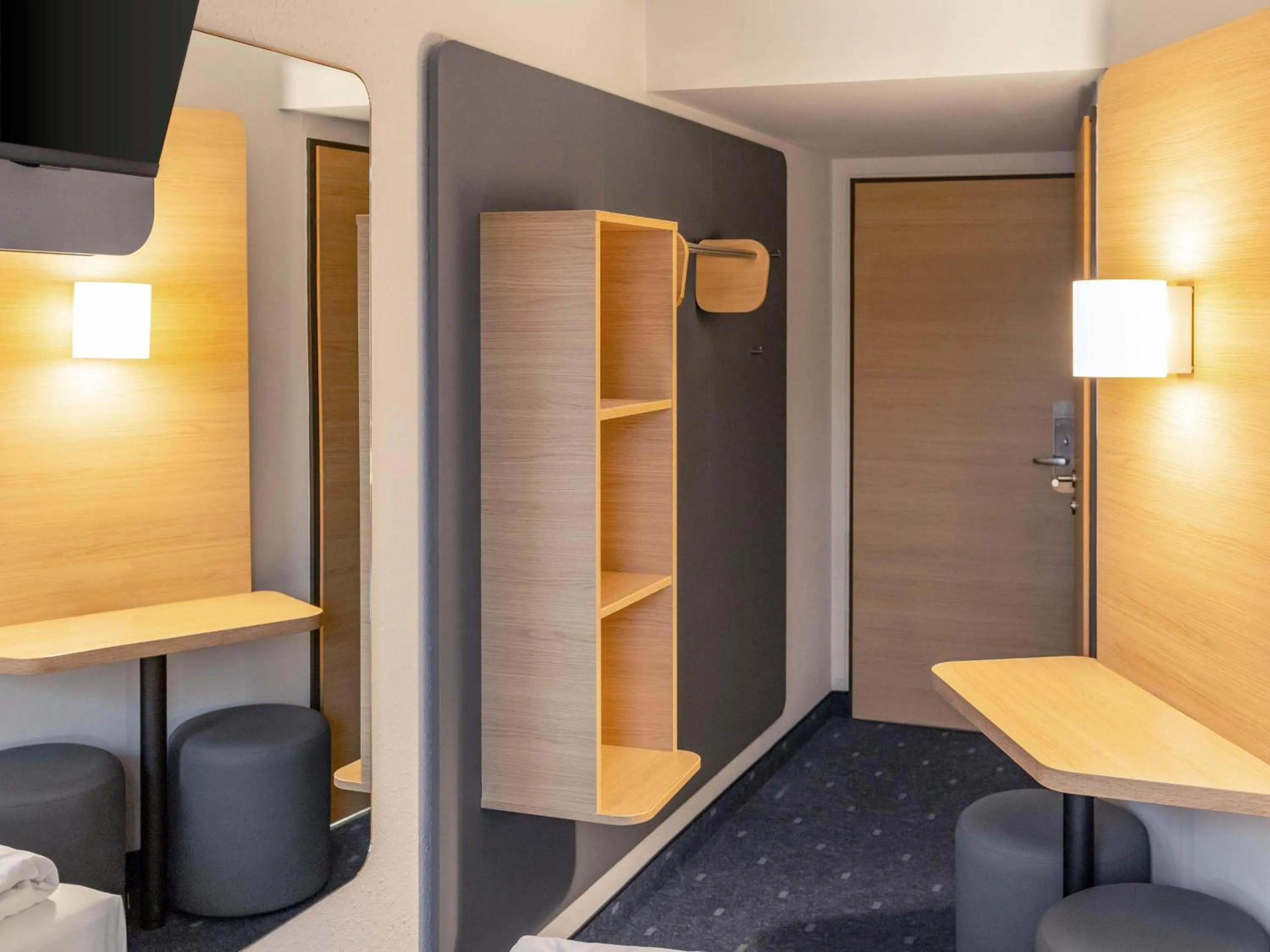 Bathroom in B&B HOTEL Koblenz-Nord