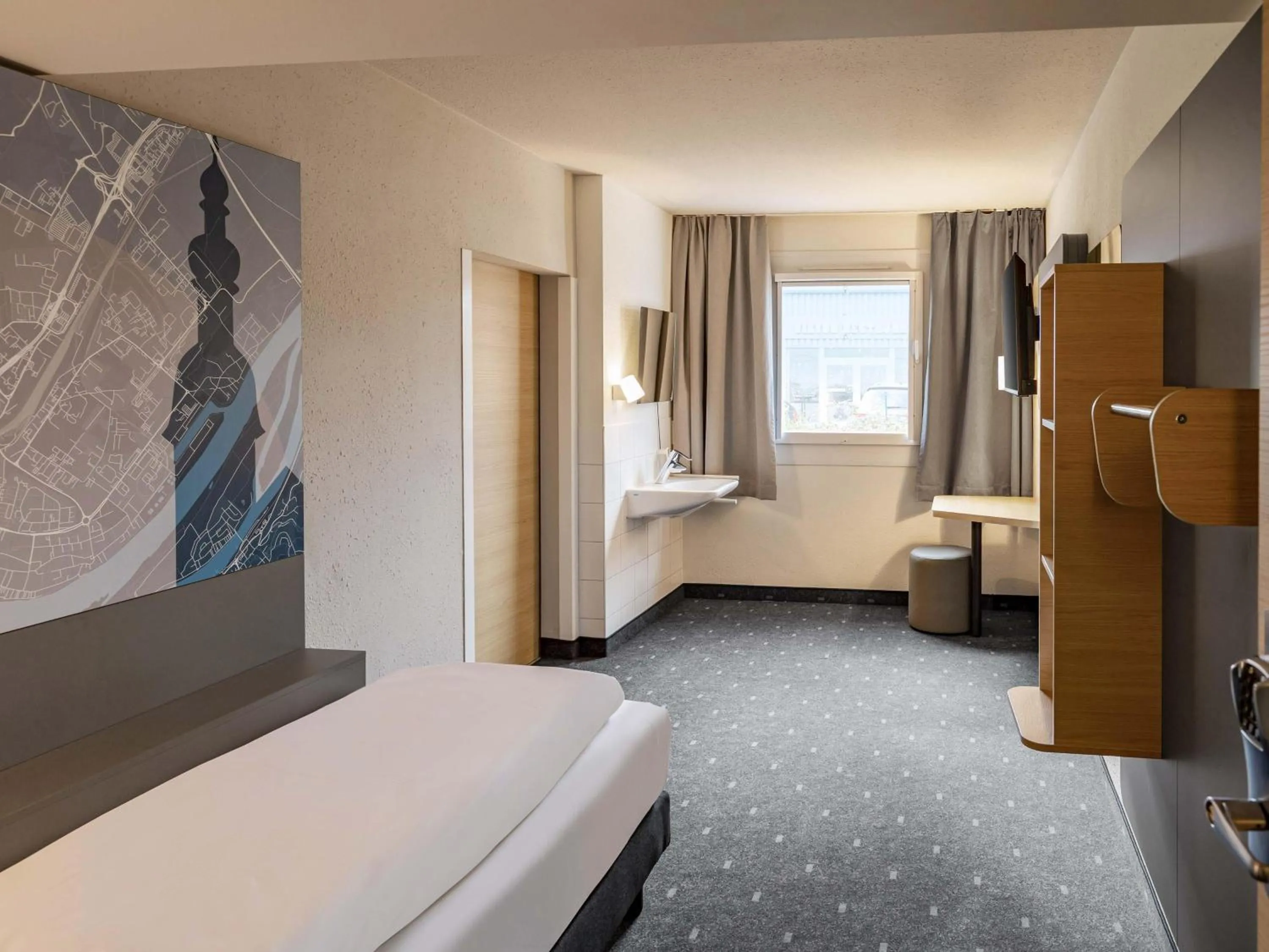 Photo of the whole room, Bed in B&B HOTEL Koblenz-Nord