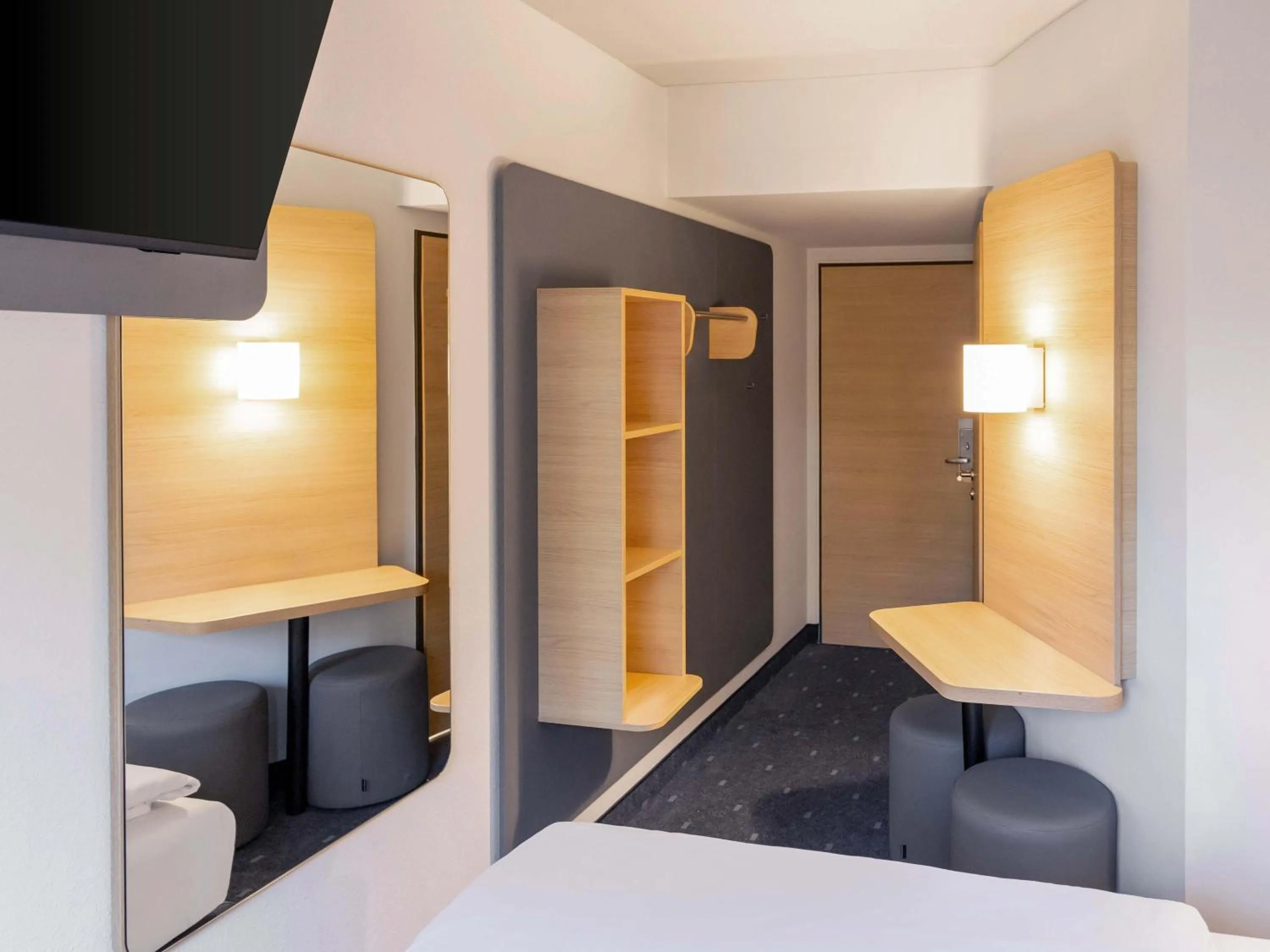 Photo of the whole room in B&B HOTEL Koblenz-Nord