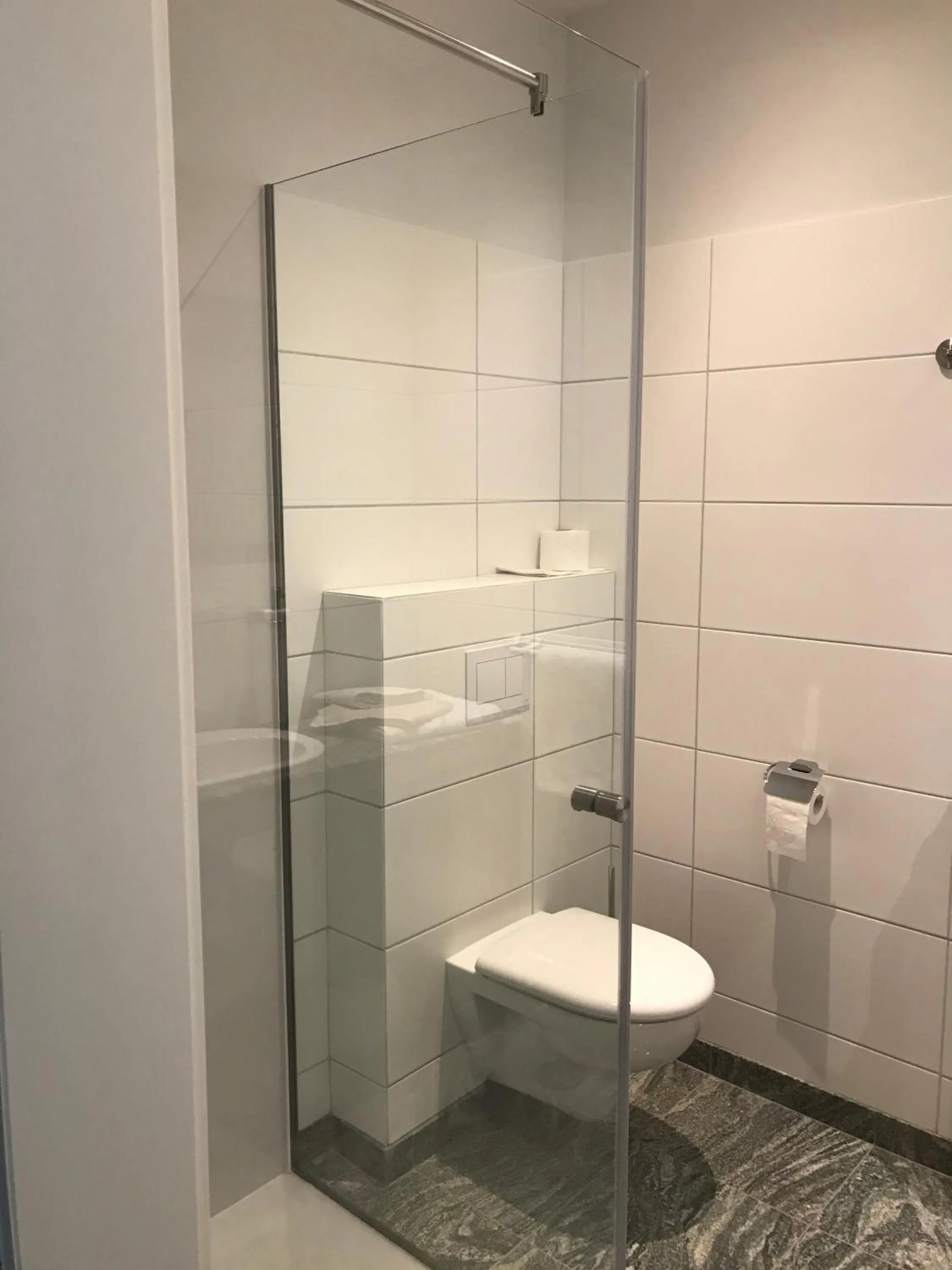 Shower in Hotel-Restaurant Zum Onkel Jonathan
