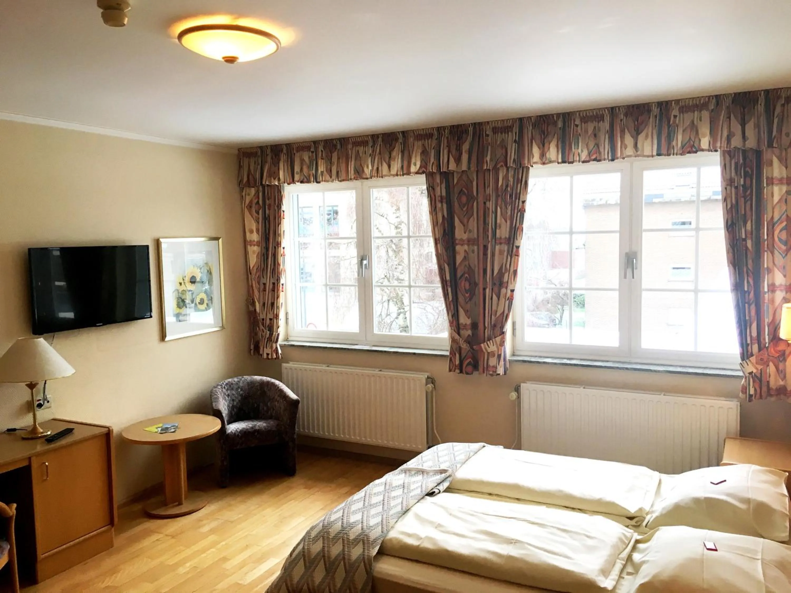 Photo of the whole room, Bed in Hotel-Restaurant Zum Onkel Jonathan