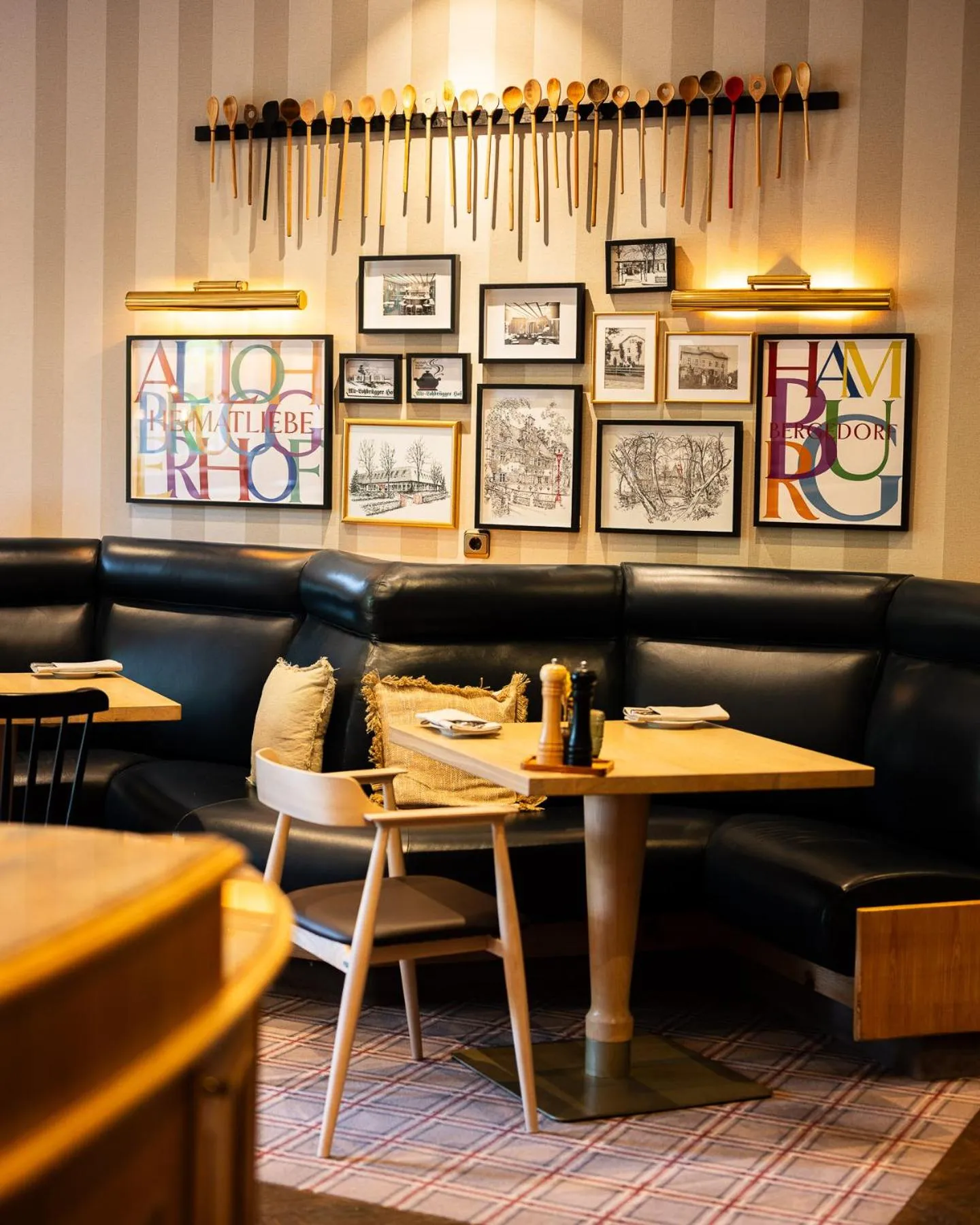 Restaurant/places to eat in Alt Lohbrügger Hof