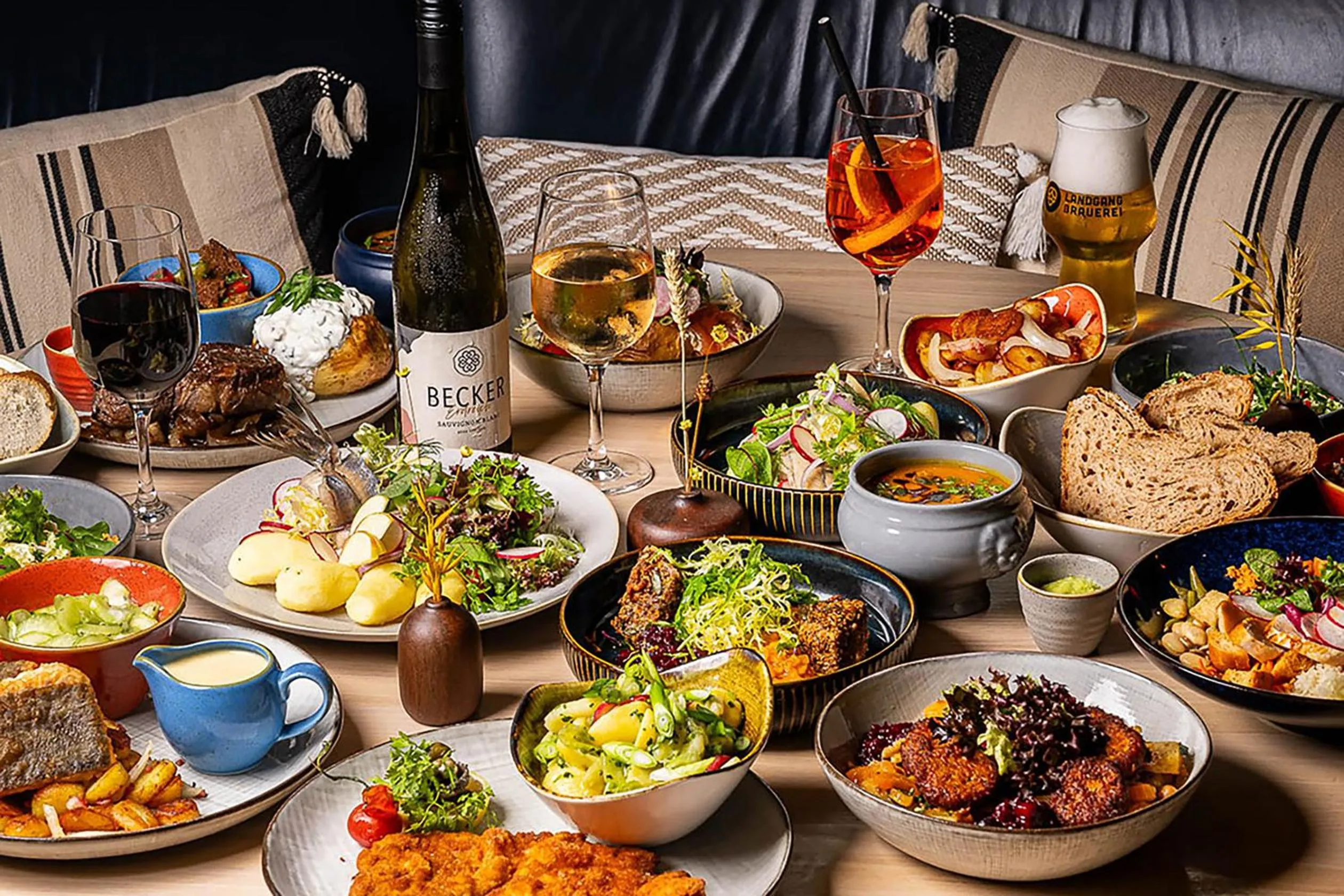 Restaurant/places to eat in Alt Lohbrügger Hof