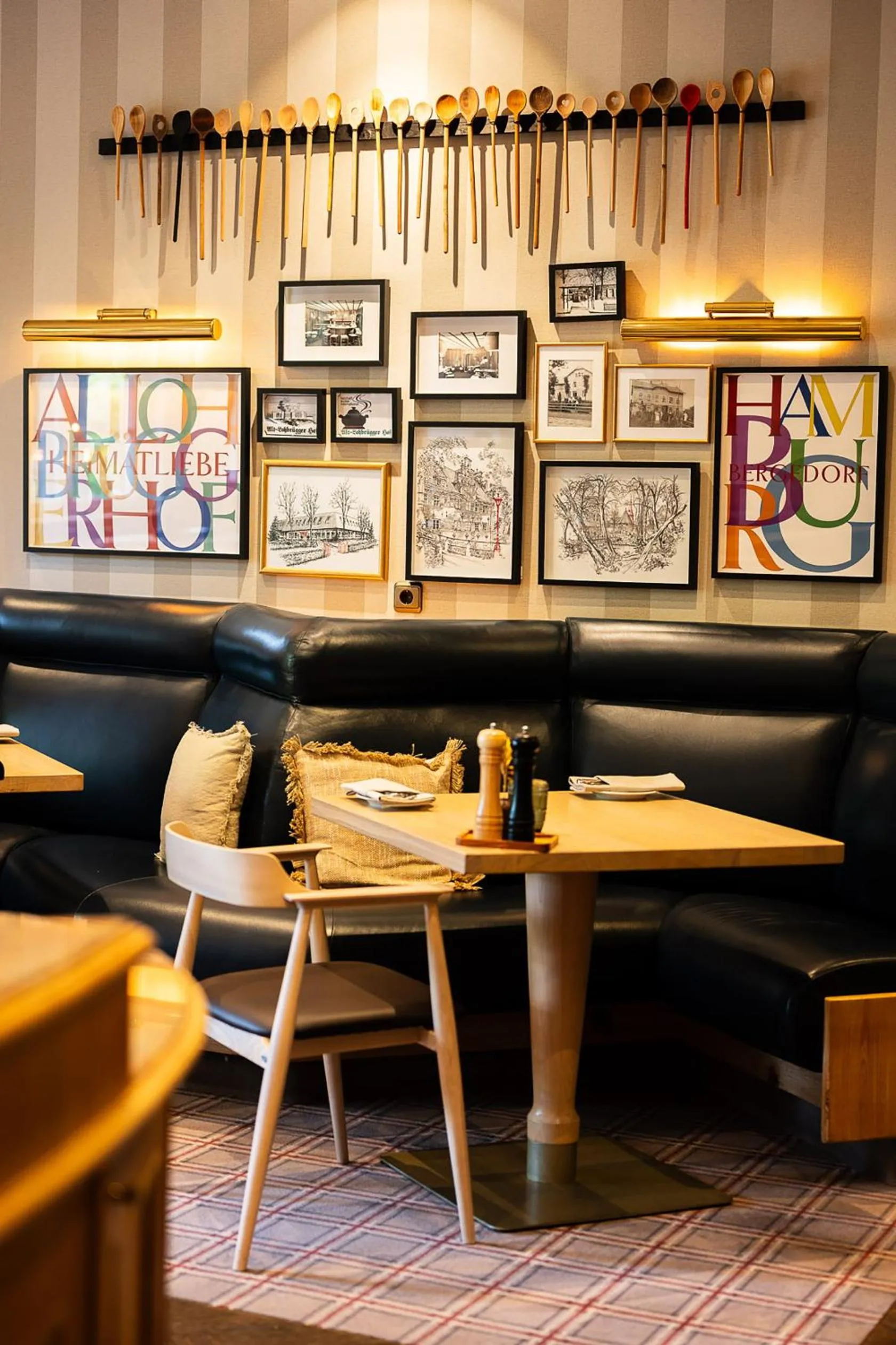 Restaurant/places to eat in Alt Lohbrügger Hof