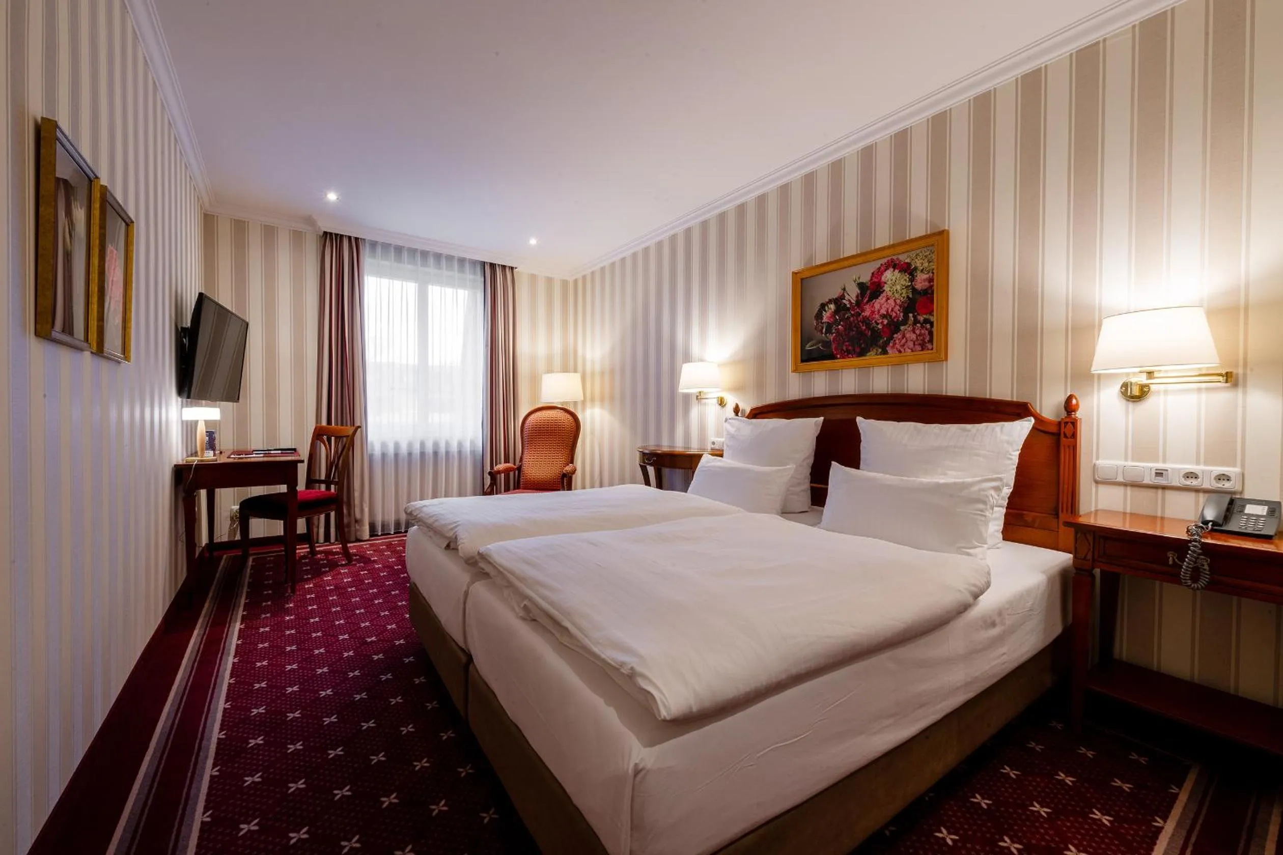 Photo of the whole room, Bed in Alt Lohbrügger Hof