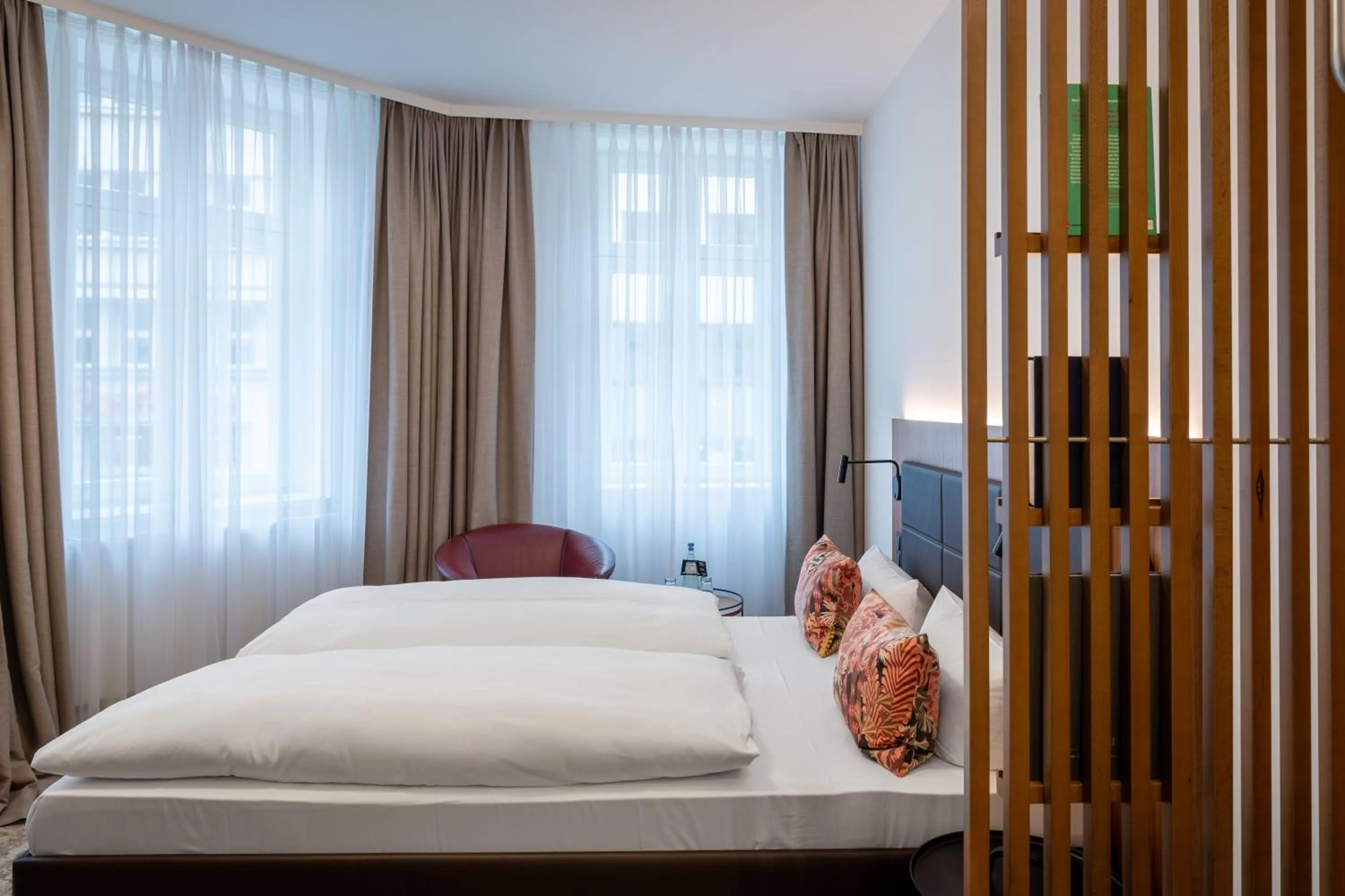 Photo of the whole room, Bed in Hotel Alma Am Anger