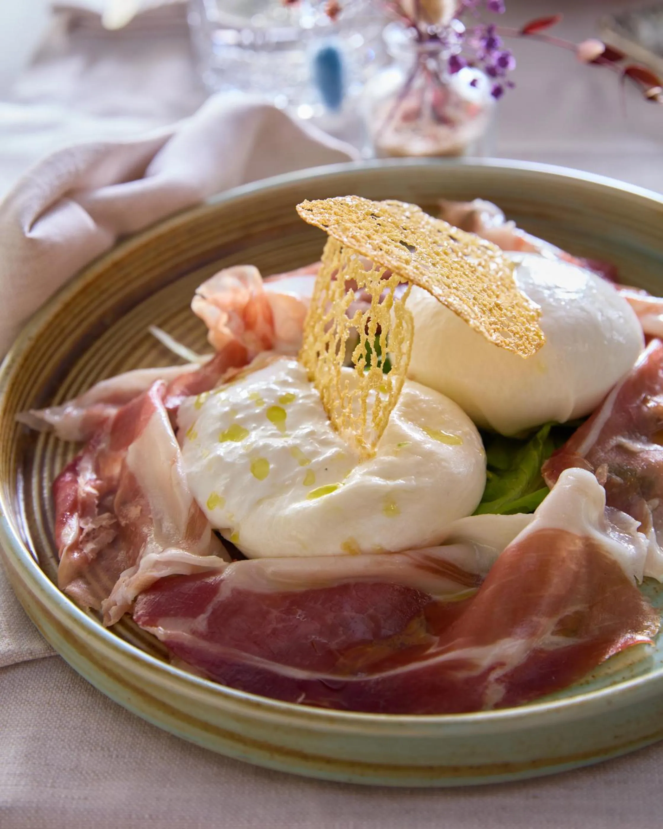 Restaurant/places to eat in Apollo Boutique Hotel