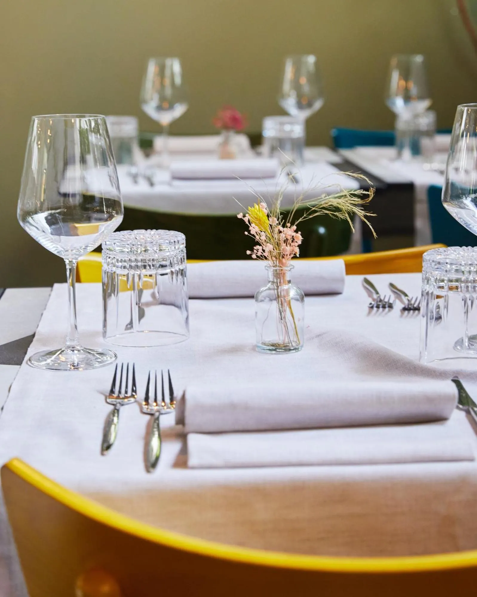 Restaurant/places to eat in Apollo Boutique Hotel