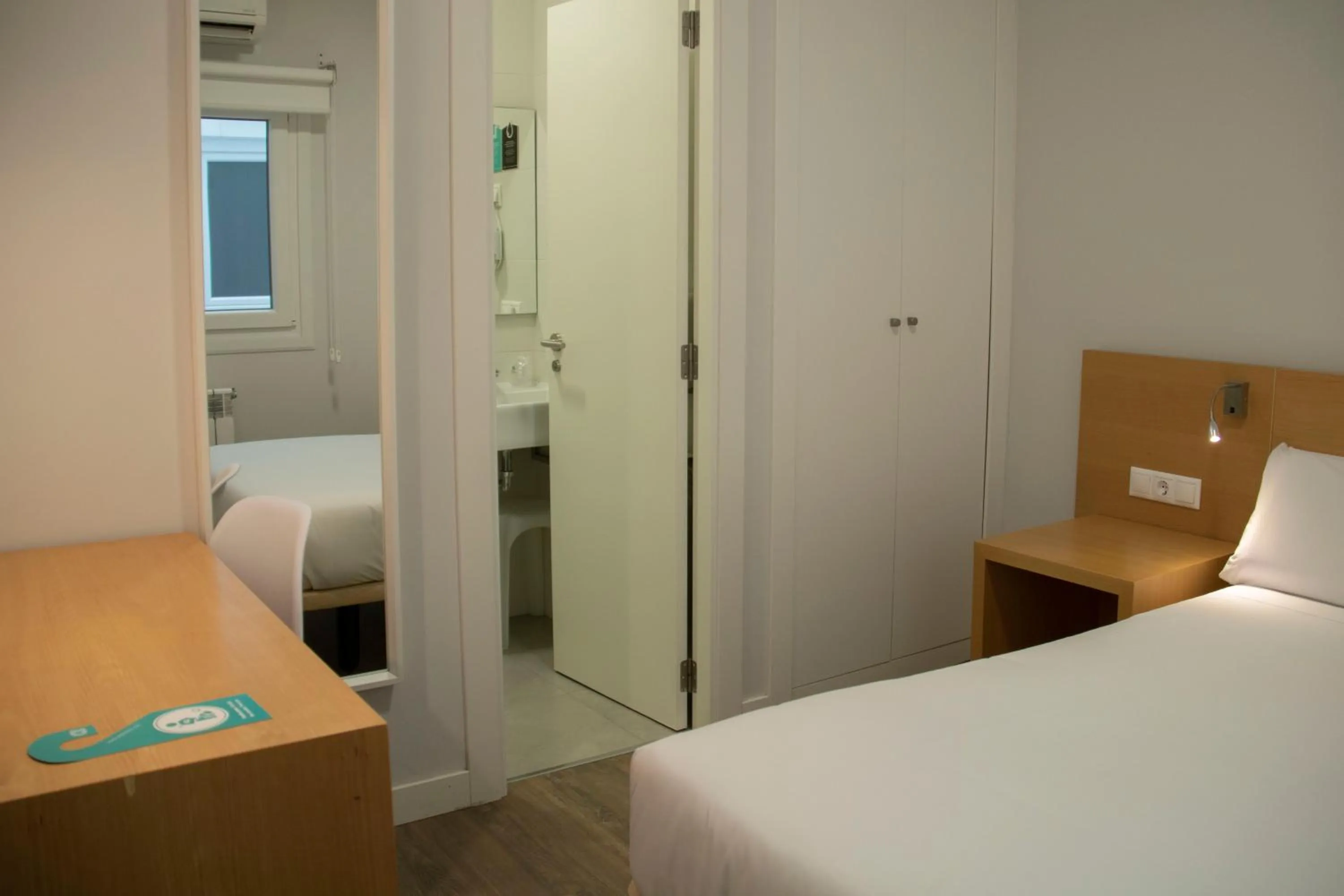 Bed in Alda Alborán Rooms