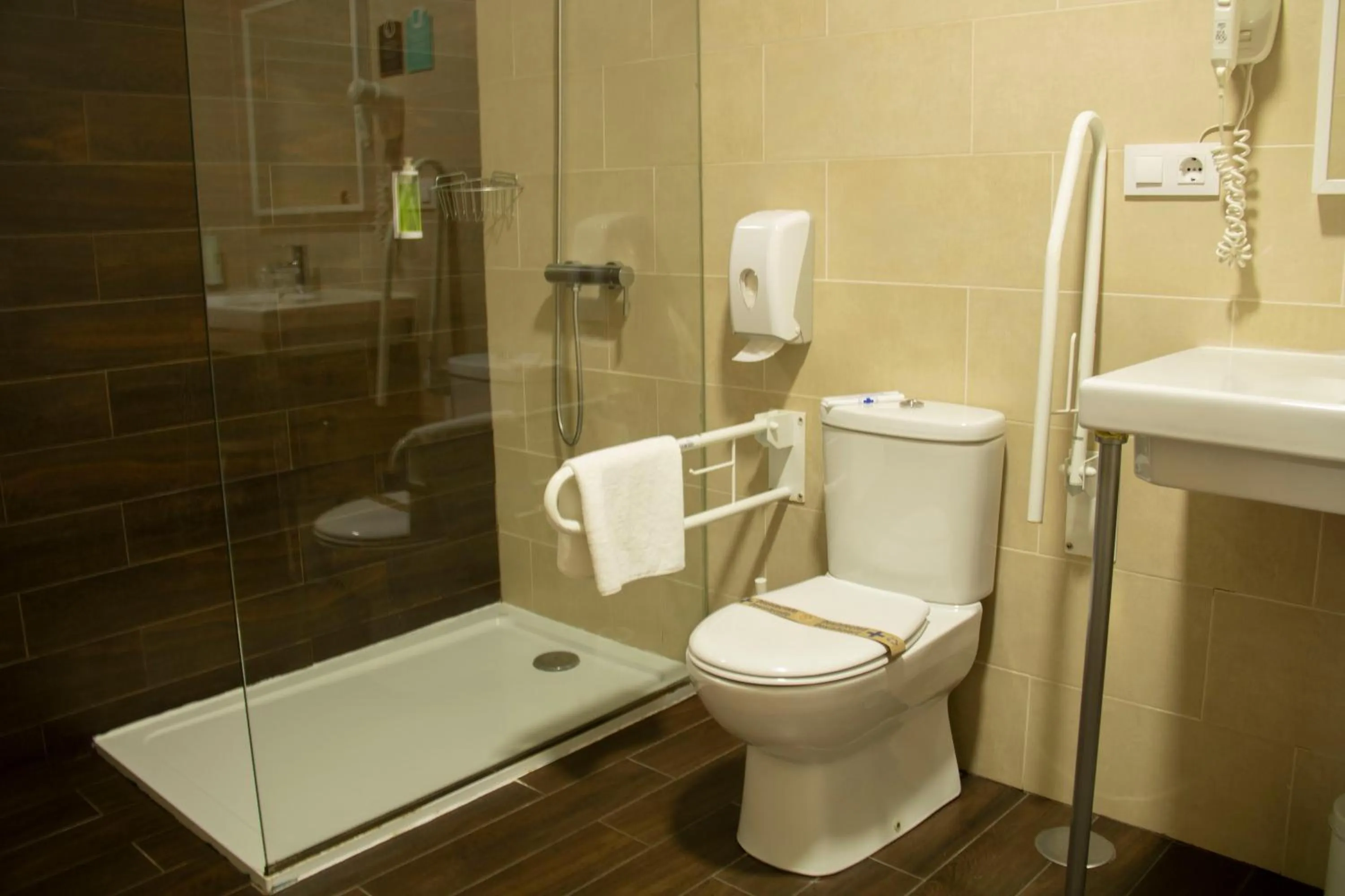 Bathroom in Alda Alborán Rooms