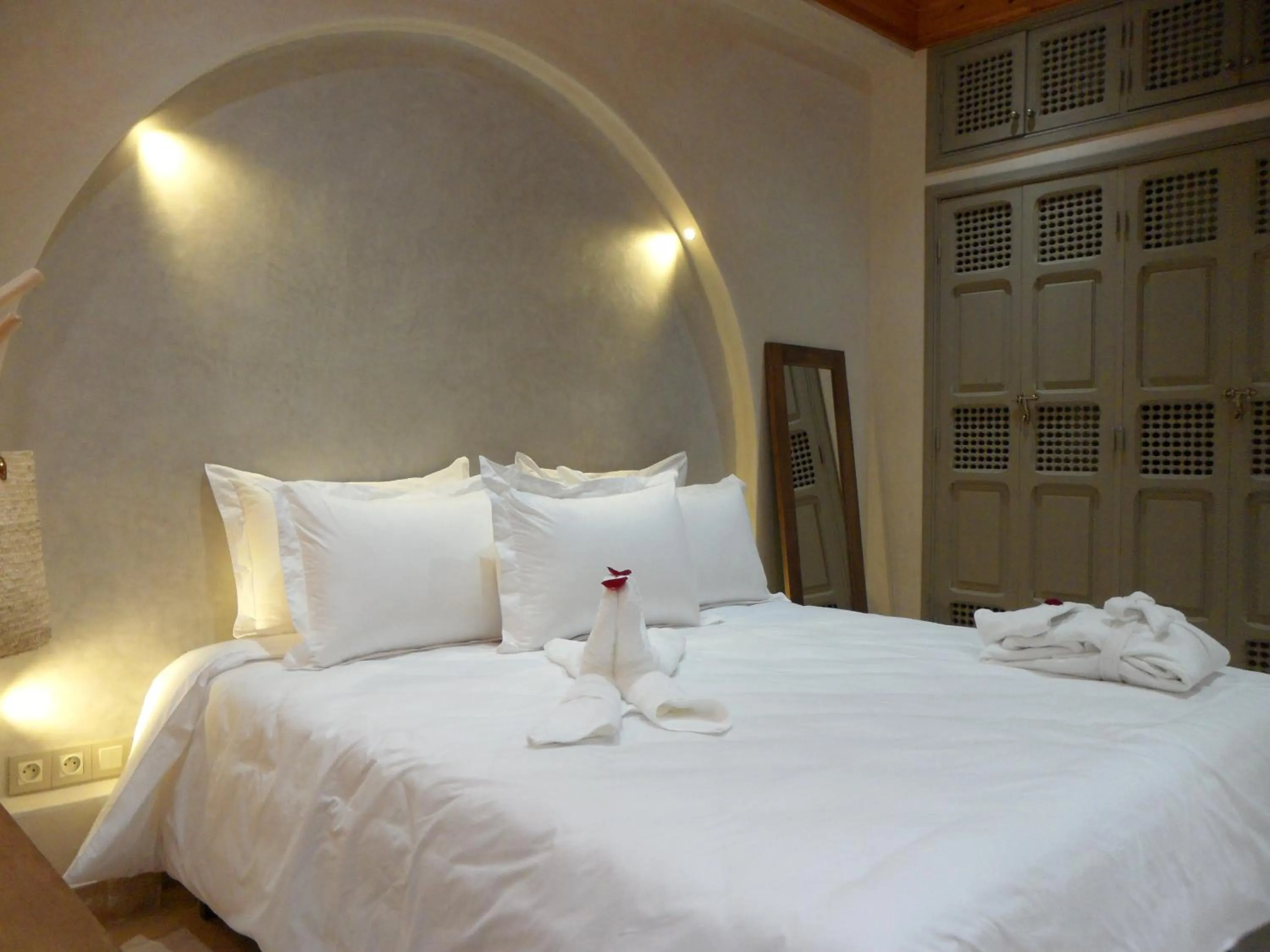 Bed in Riad et Spa Misria Les Oliviers