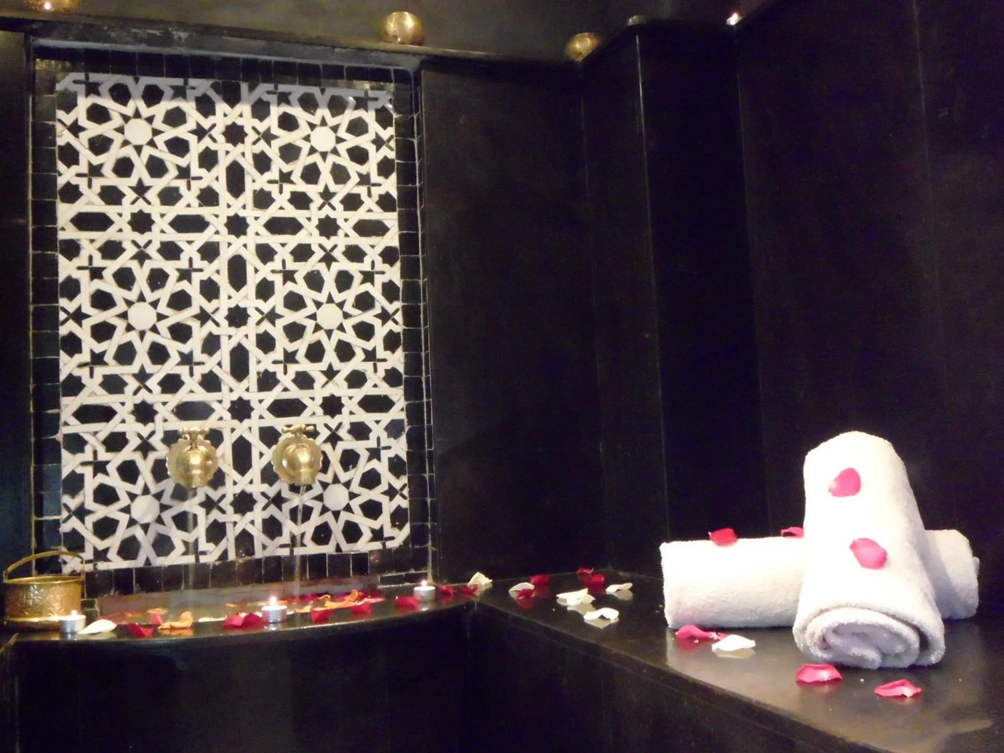 Steam room in Riad et Spa Misria Les Oliviers