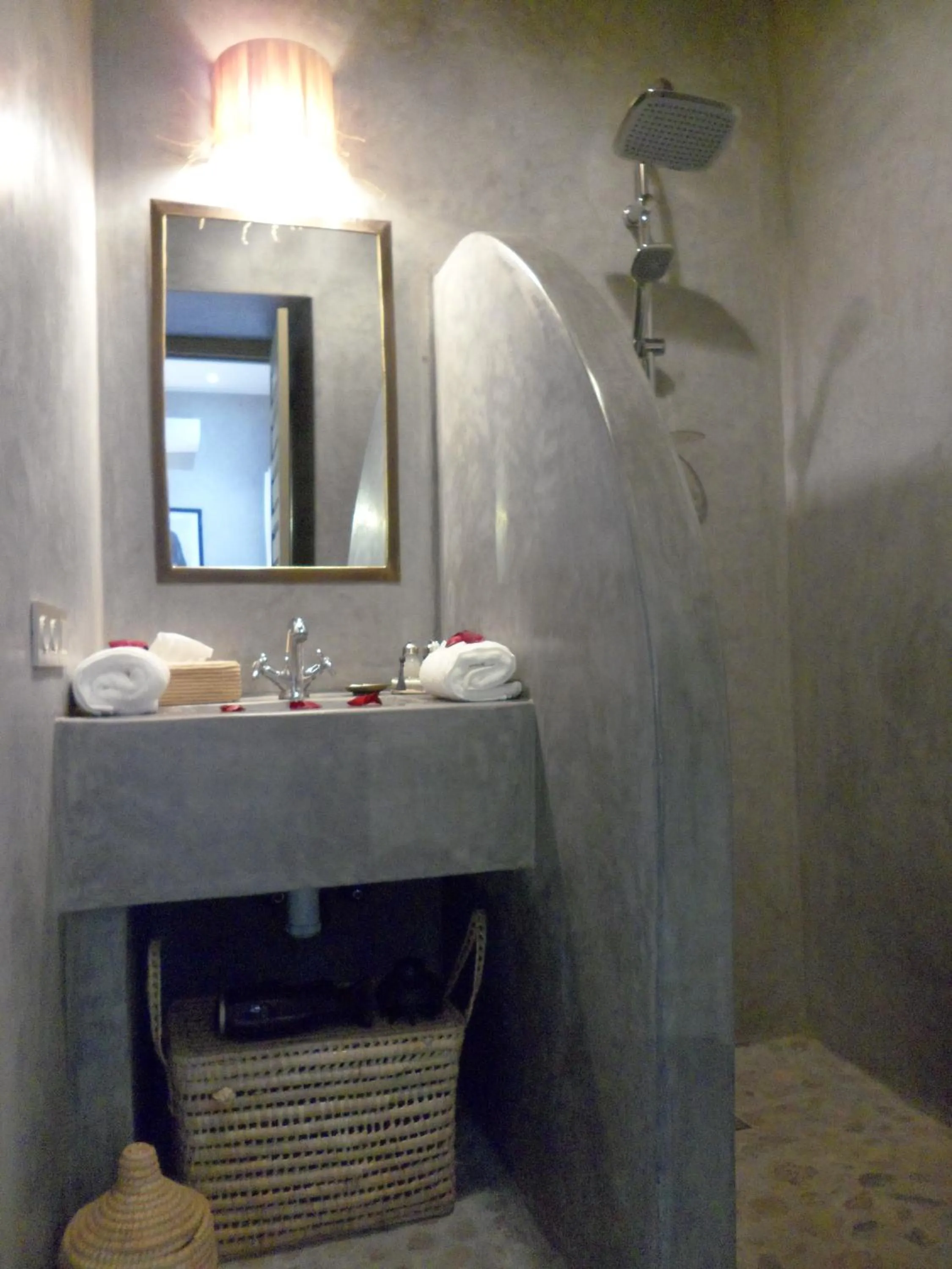 Bathroom in Riad et Spa Misria Les Oliviers