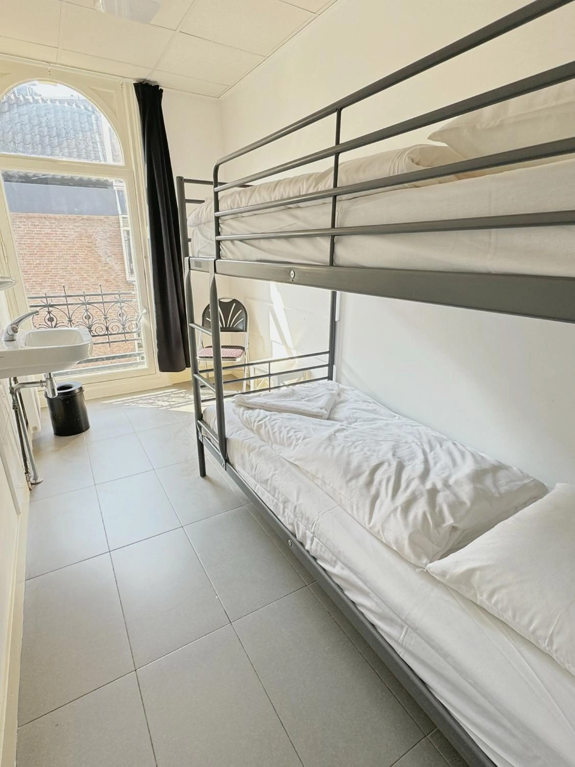 bunk bed, Bed in CS Hotel