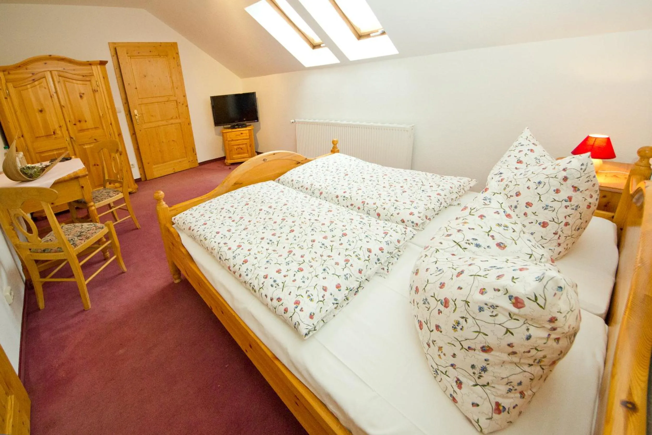 Photo of the whole room, Bed in Hotel Garni Am Klostermarkt