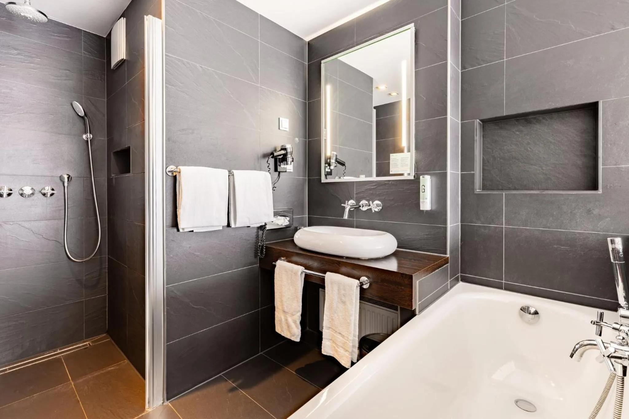 Photo of the whole room in Garner Hotel Oberhausen