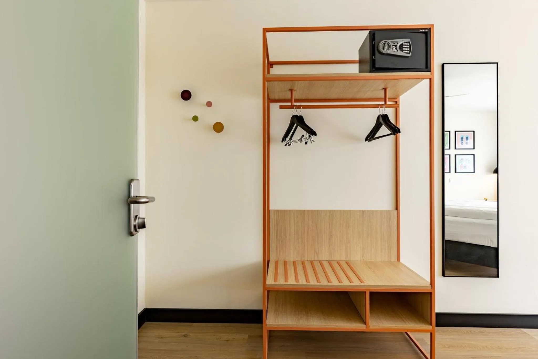 Photo of the whole room, Bed in Garner Hotel Oberhausen