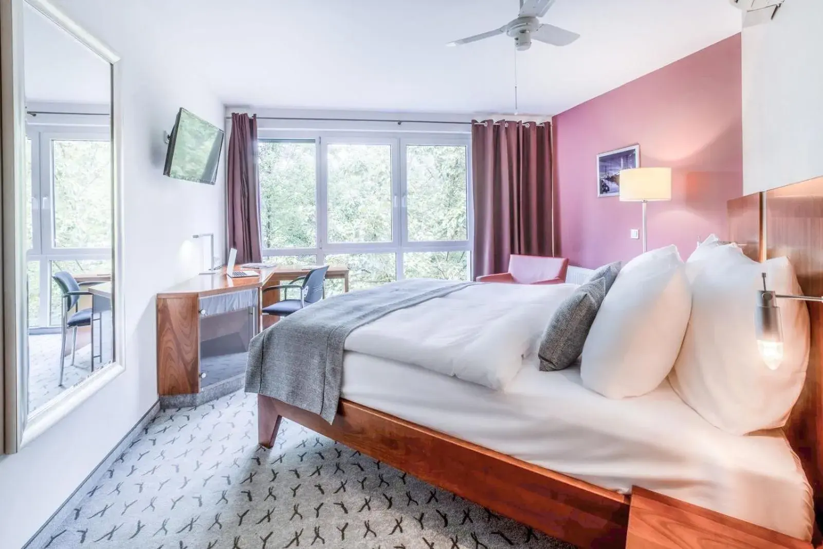 Standard Queen Room in Garner Hotel Oberhausen Standard Queen Room in Garner Hotel Oberhausen