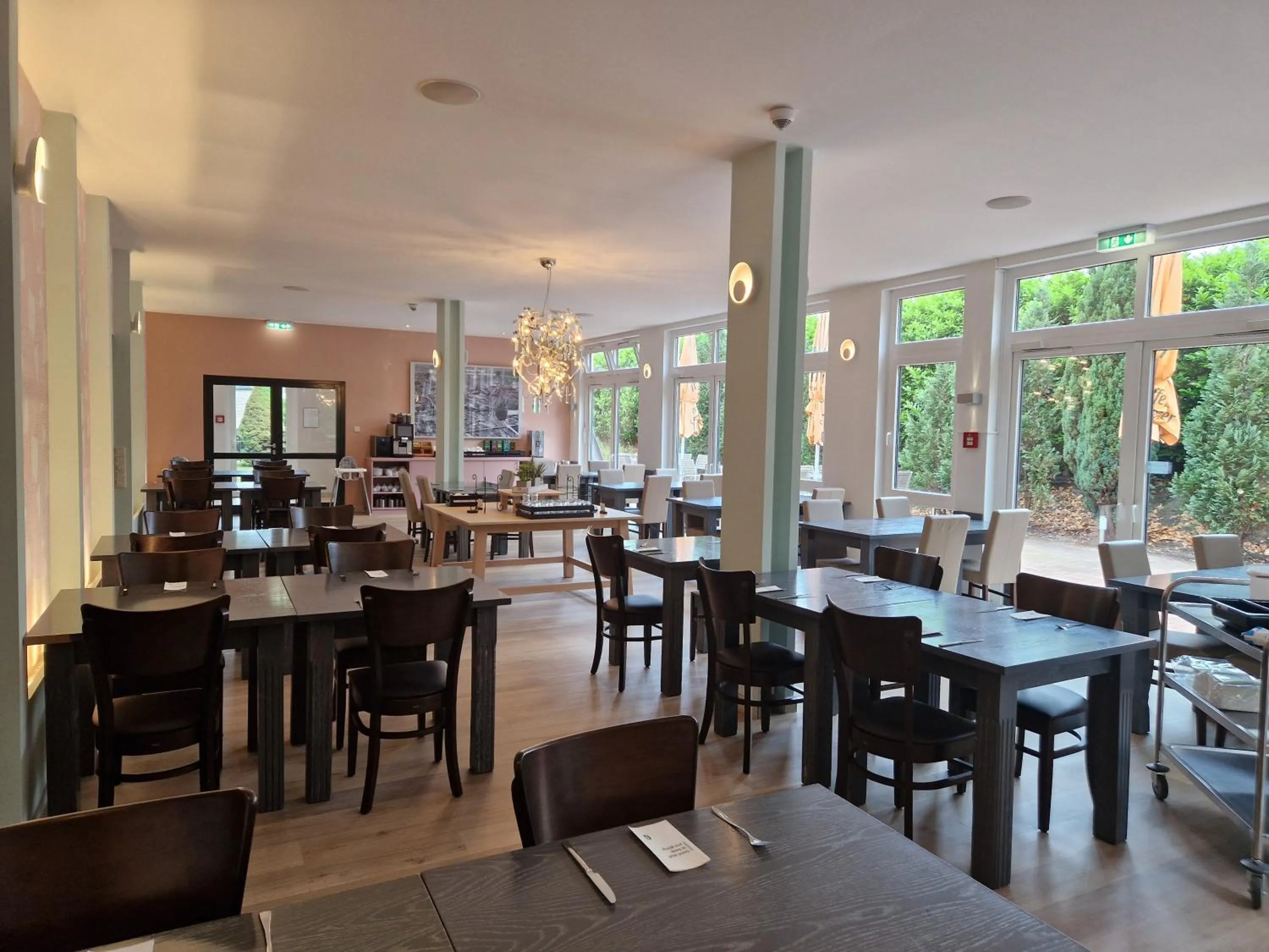 Restaurant/places to eat in Garner Hotel Oberhausen
