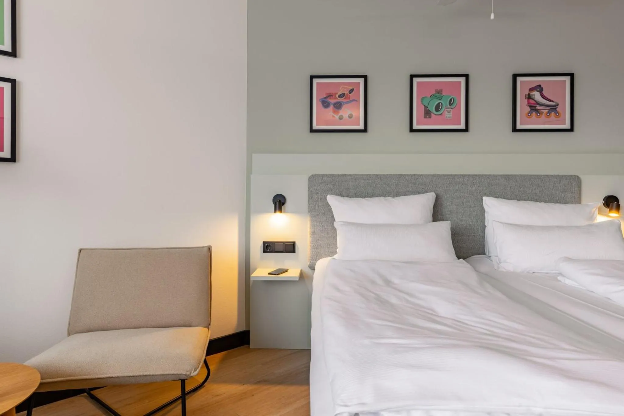 Photo of the whole room, Bed in Garner Hotel Oberhausen