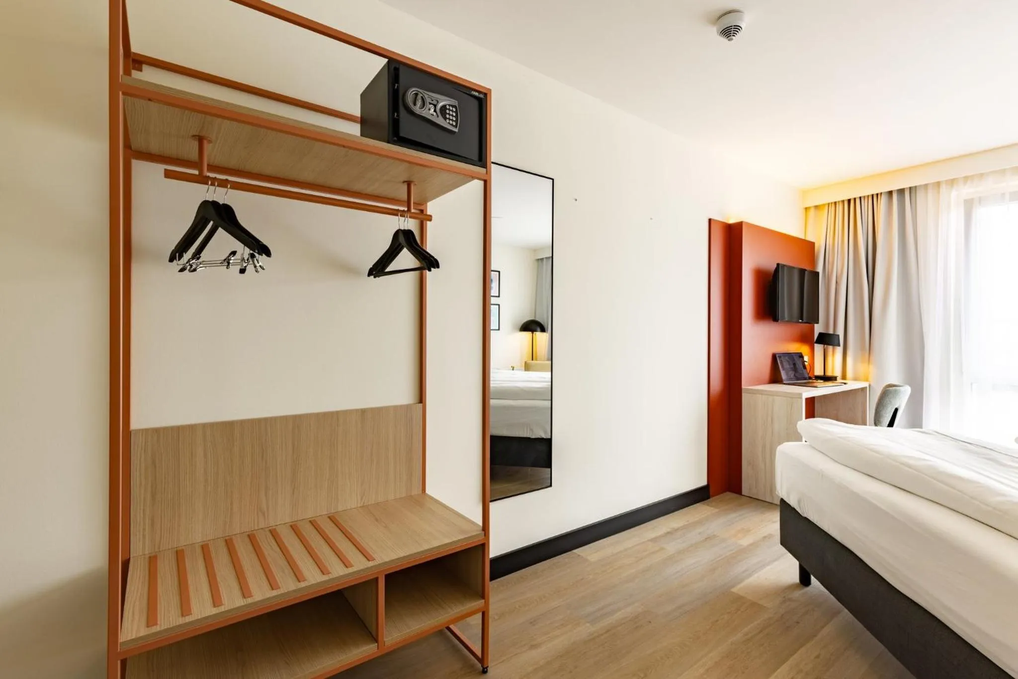 Photo of the whole room, Bed in Garner Hotel Oberhausen