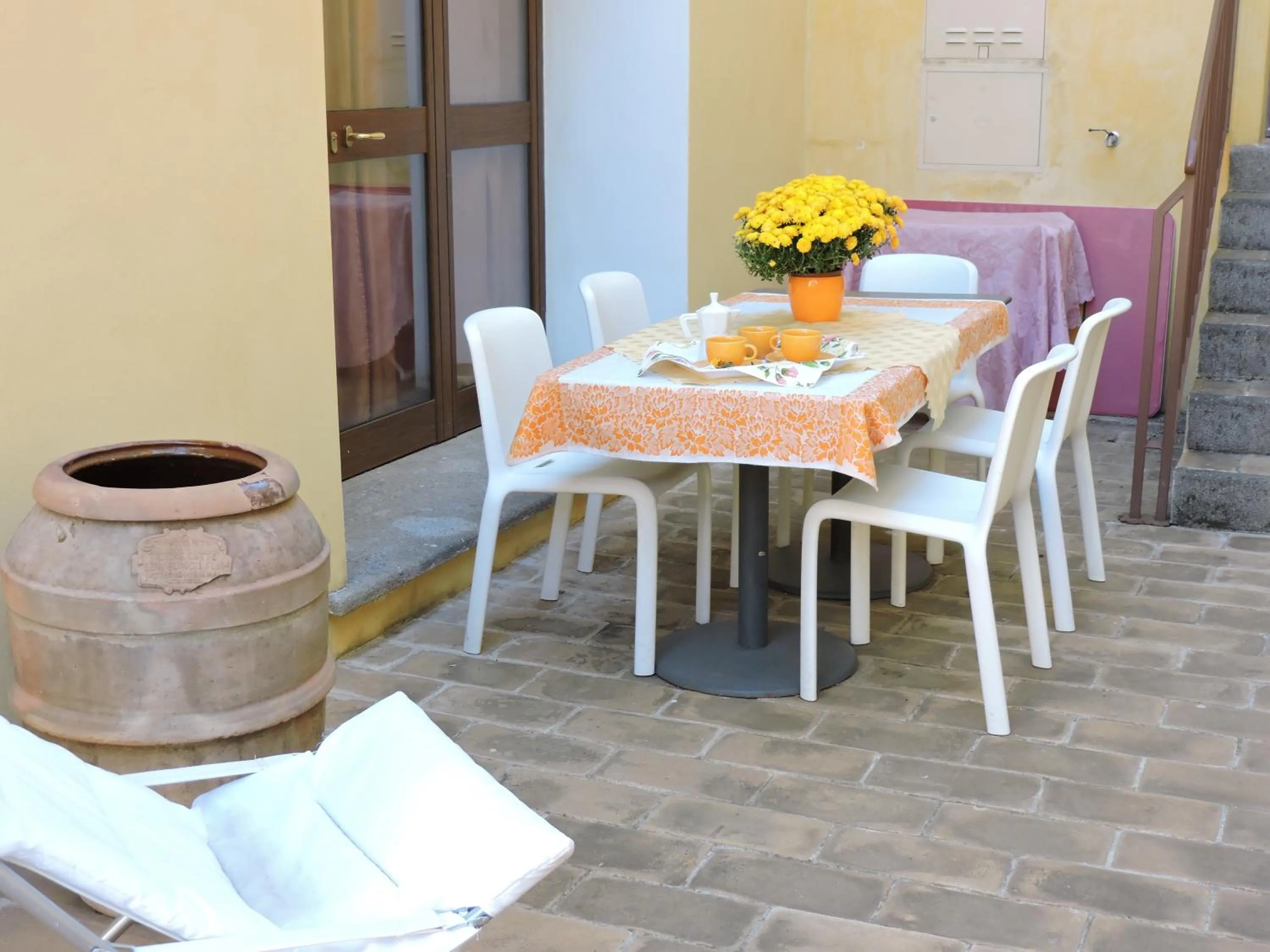 Patio in Casale Fedele Relax B&B Vicino al Borgo