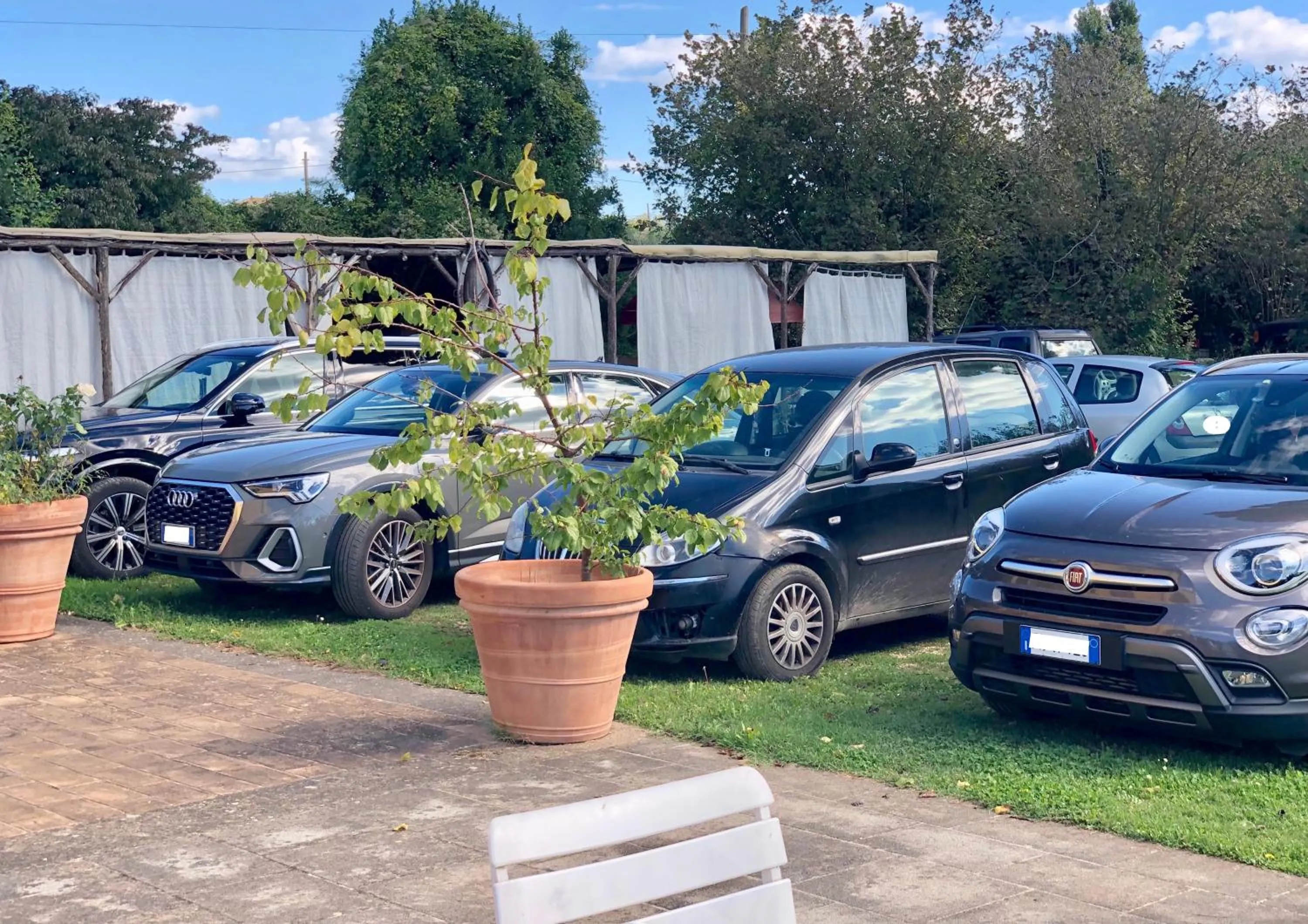 Parking in Casale Fedele Relax B&B Vicino al Borgo