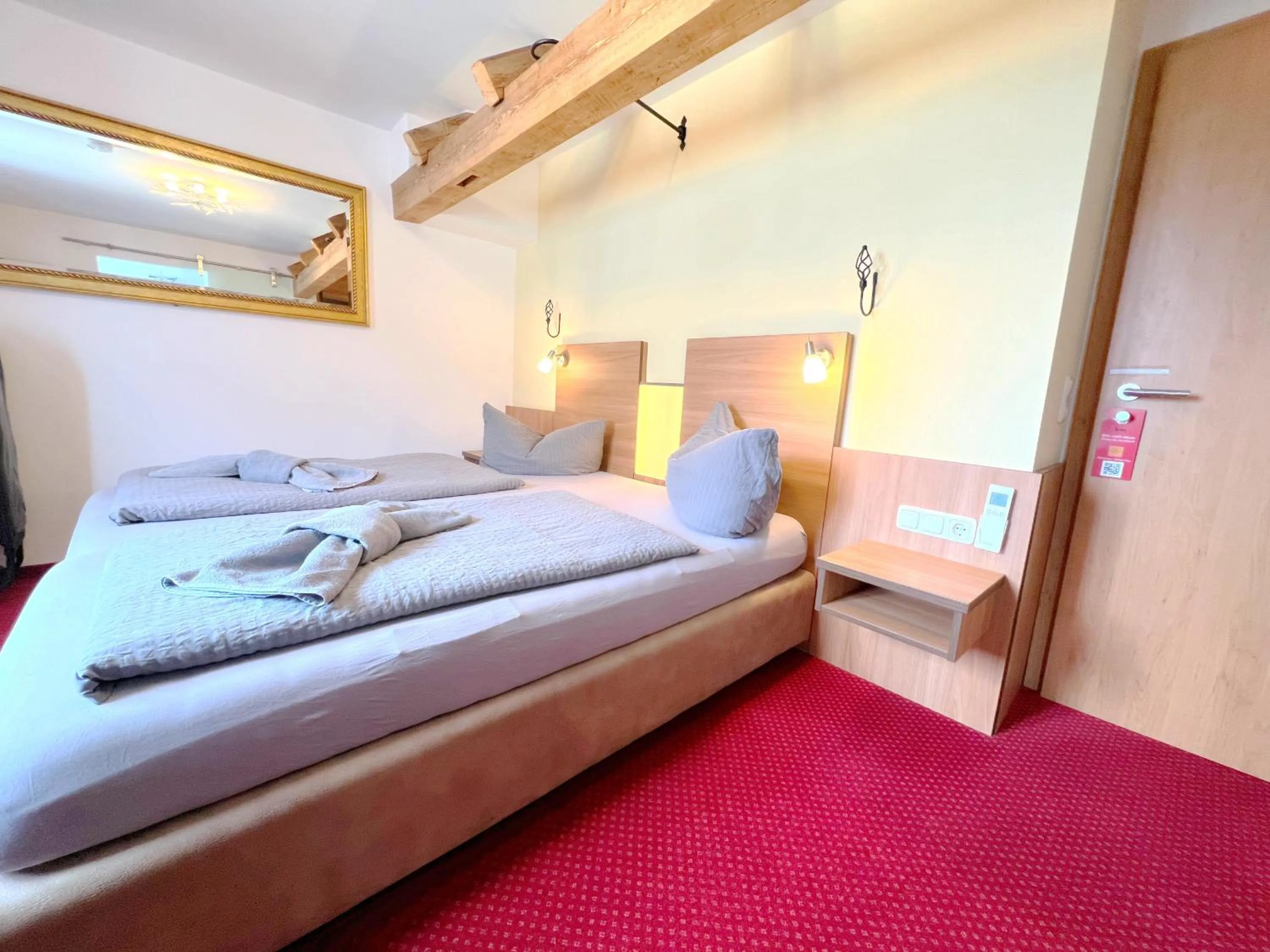 Photo of the whole room, Bed in BnB Fliegerhaeusle Hagnau 24h Self Check In