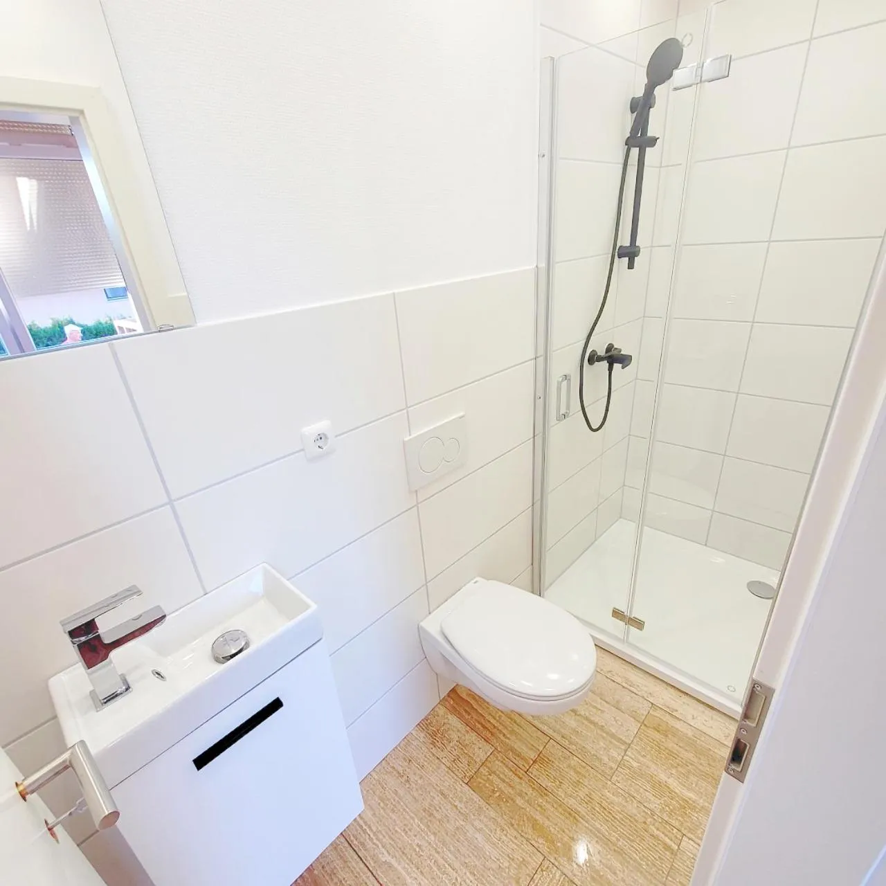 Bathroom in BnB Fliegerhaeusle Hagnau 24h Self Check In