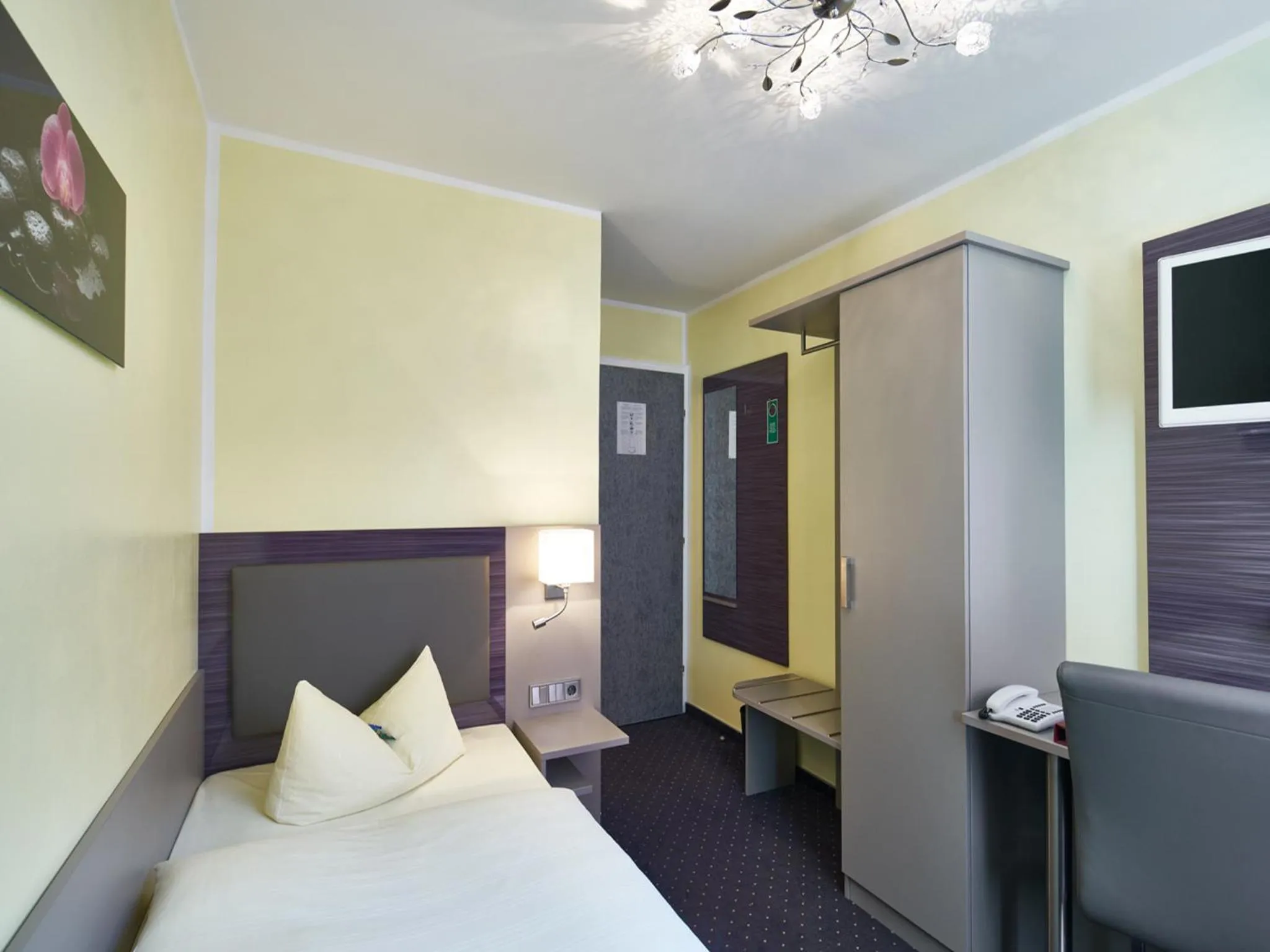 Bed in Hotel Alfa Zentrum