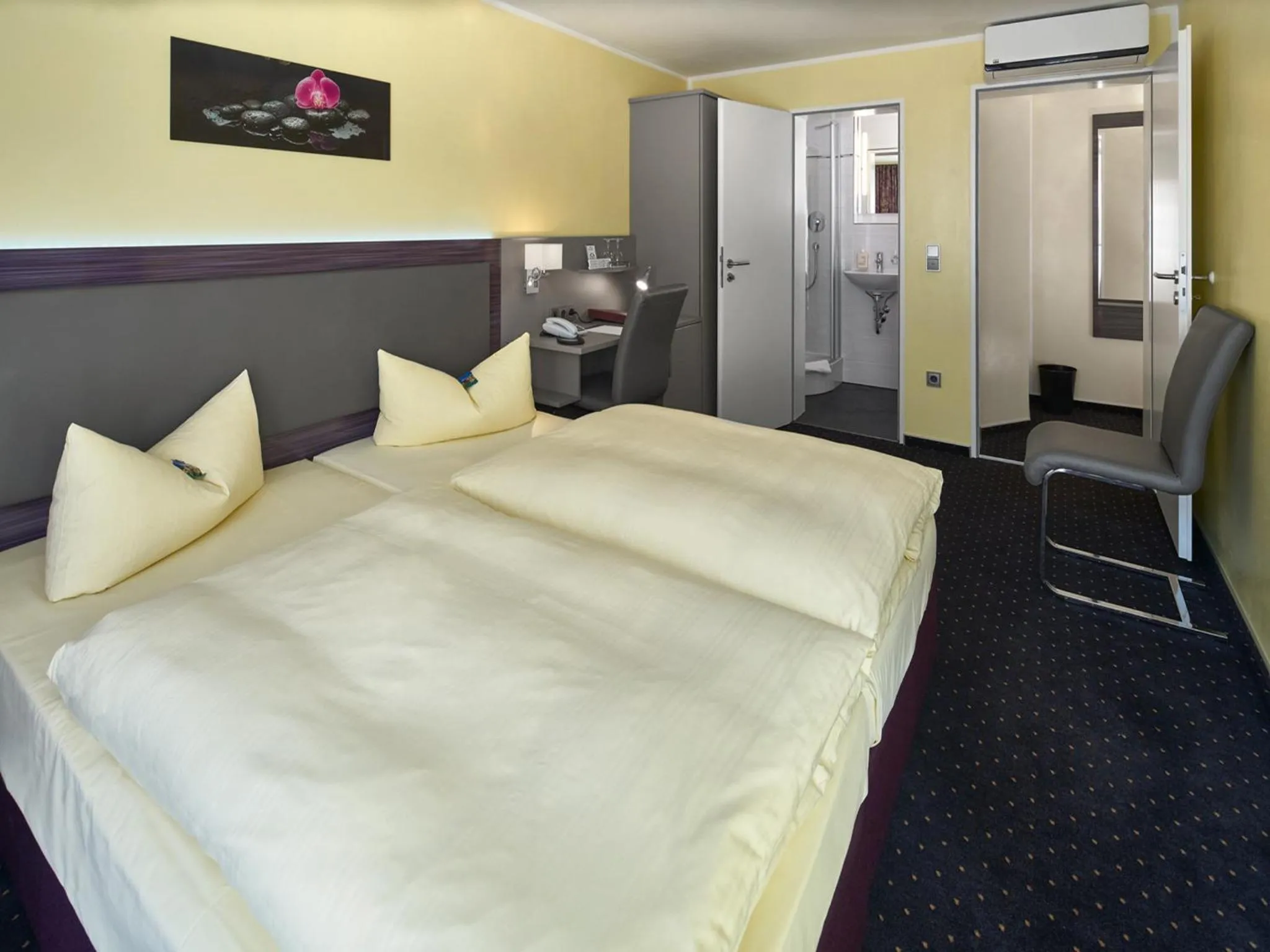 Bed in Hotel Alfa Zentrum
