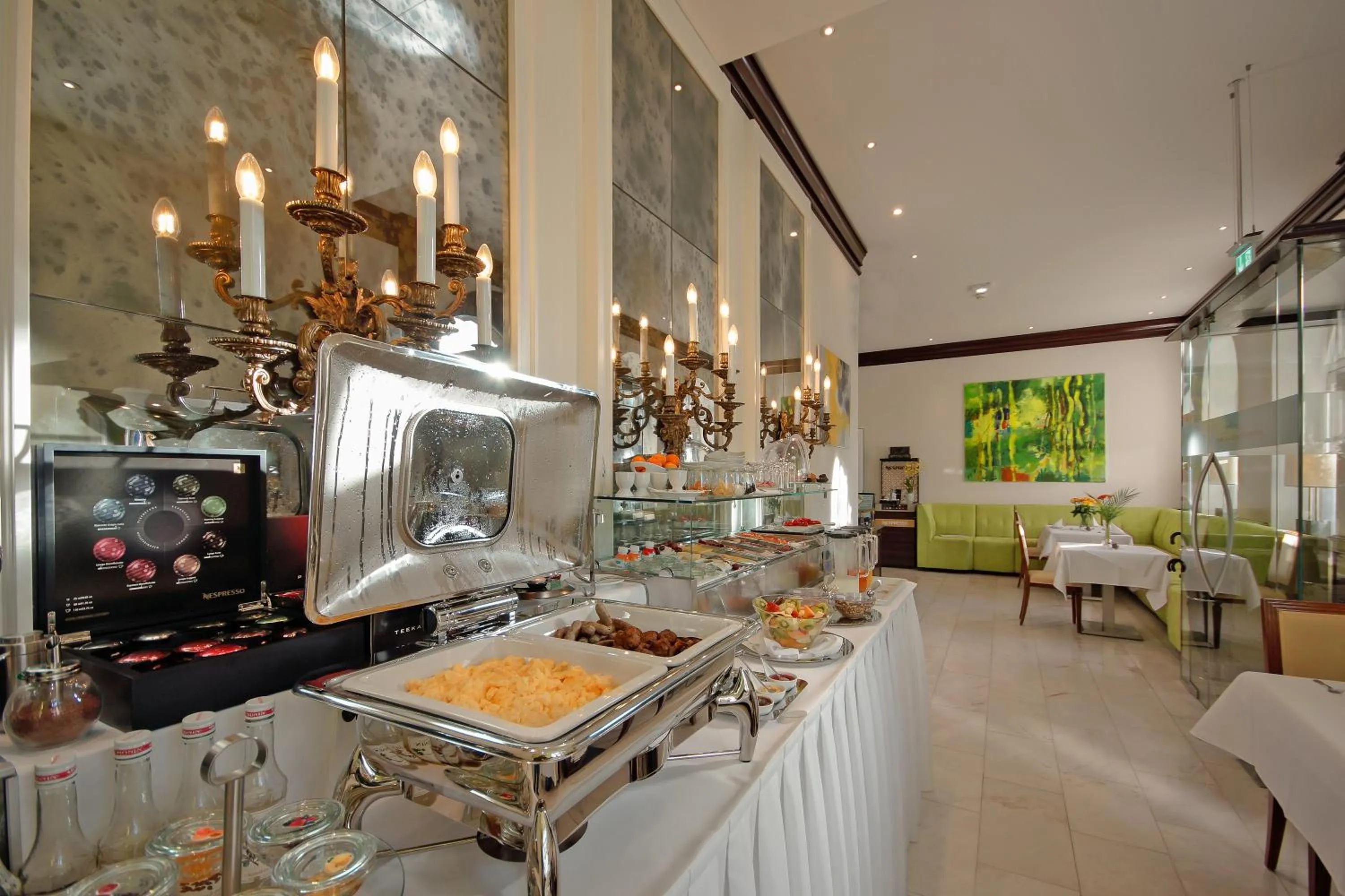 Buffet breakfast in Apartmenthotel Kaiser Karl