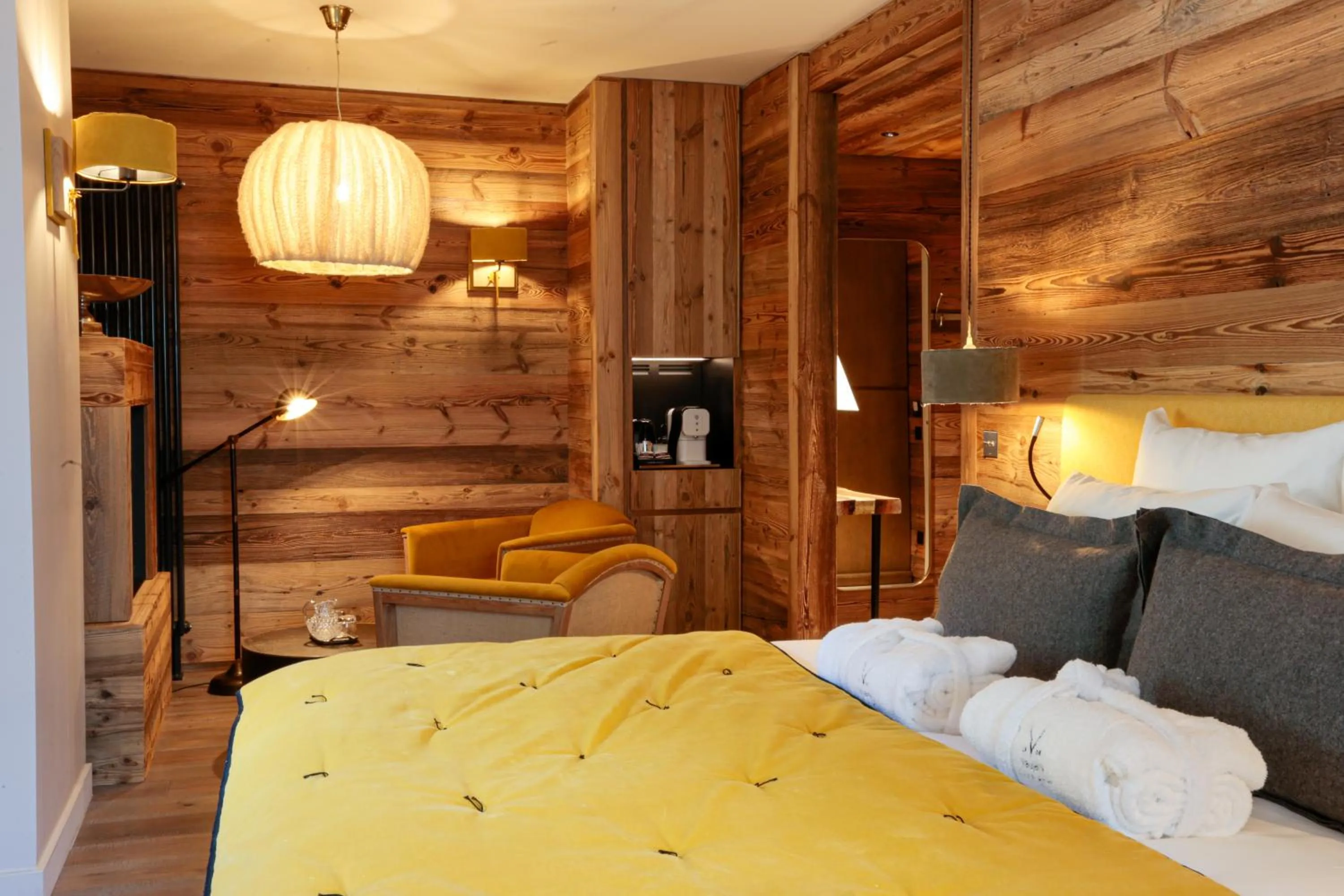 Photo of the whole room, Bed in Hotel Le V de Vaujany