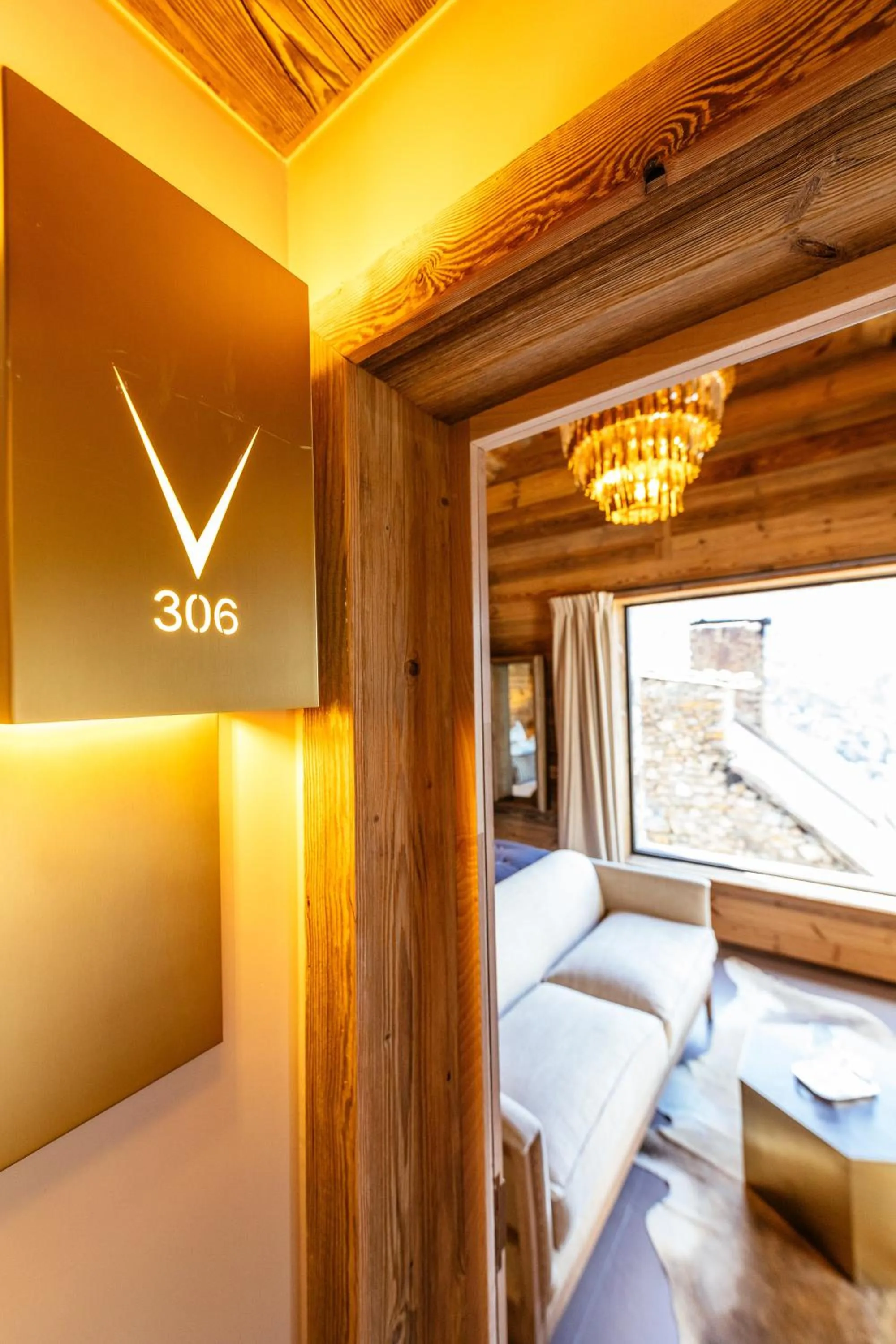 Decorative detail, Bed in Hotel Le V de Vaujany