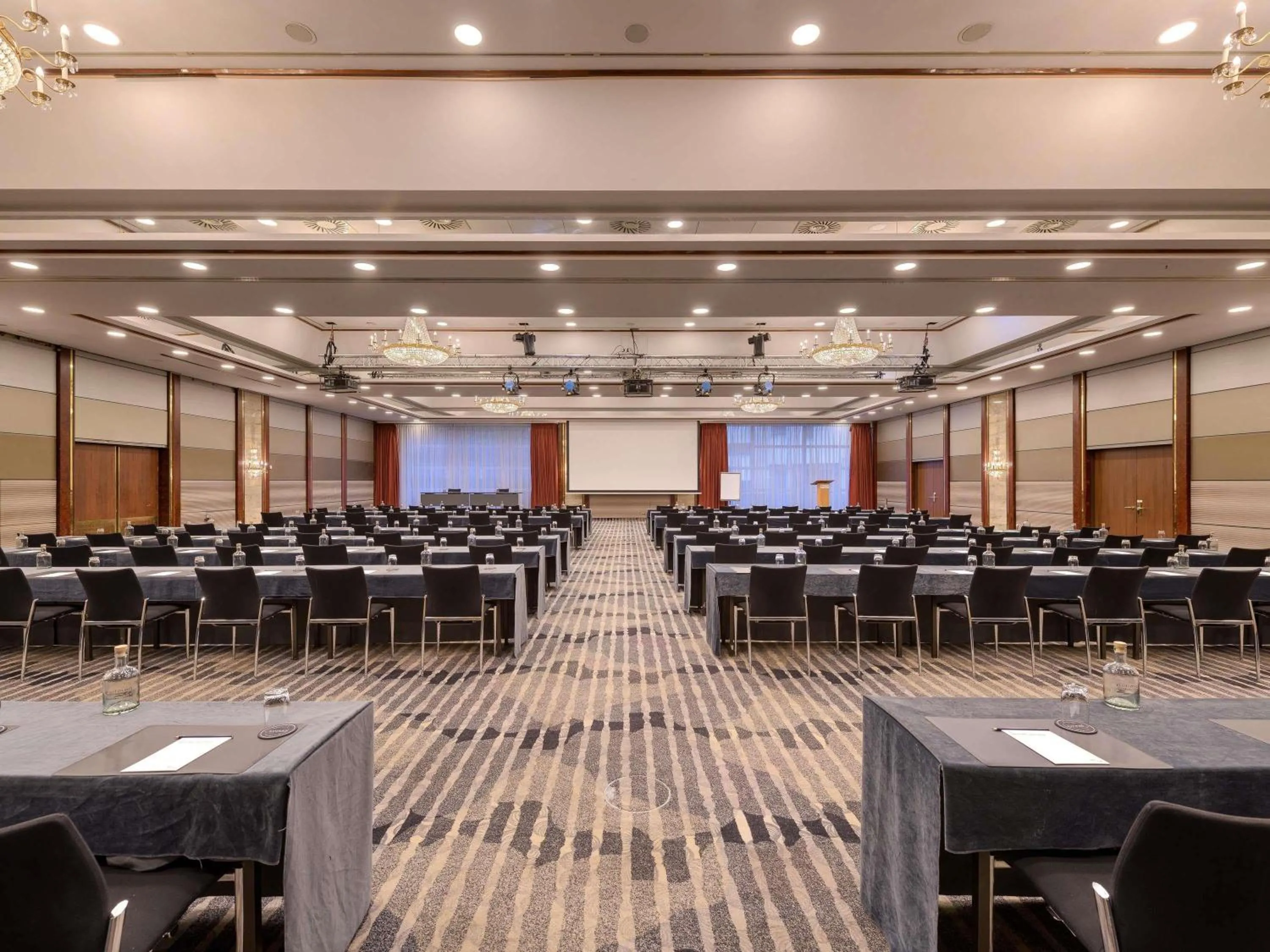 Meeting/conference room in Pullman Cologne