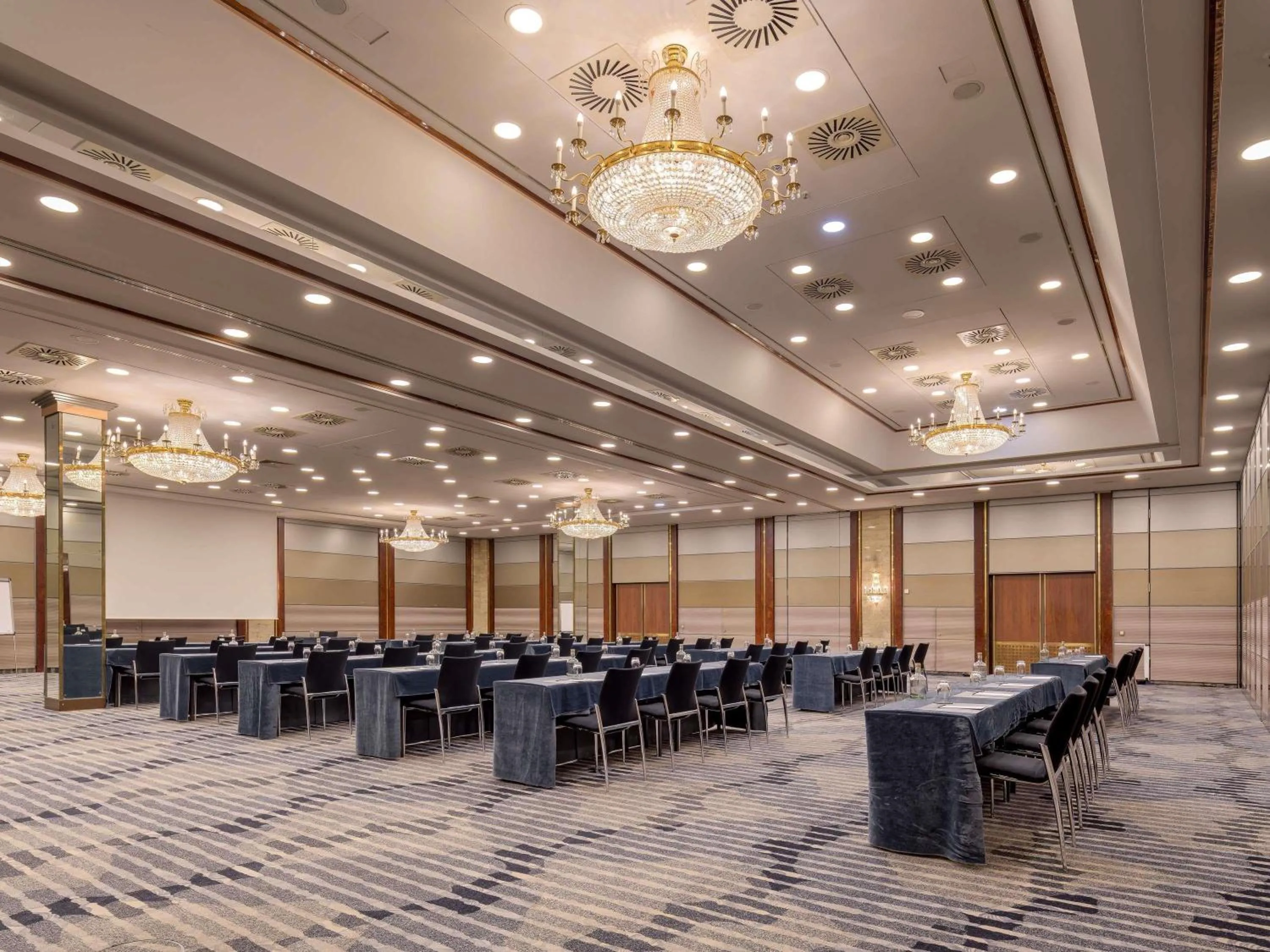 Meeting/conference room in Pullman Cologne