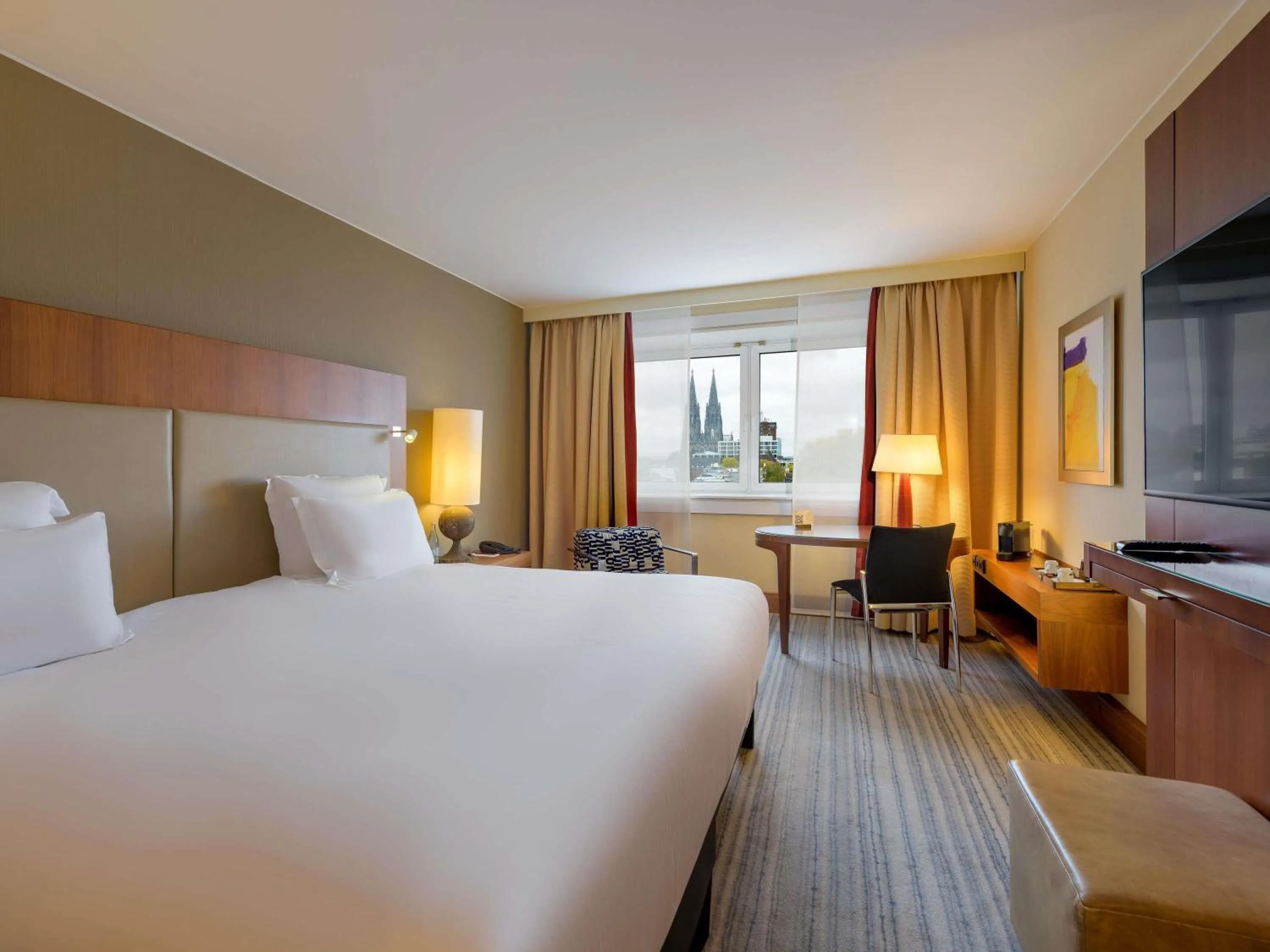 Bedroom, Bed in Pullman Cologne