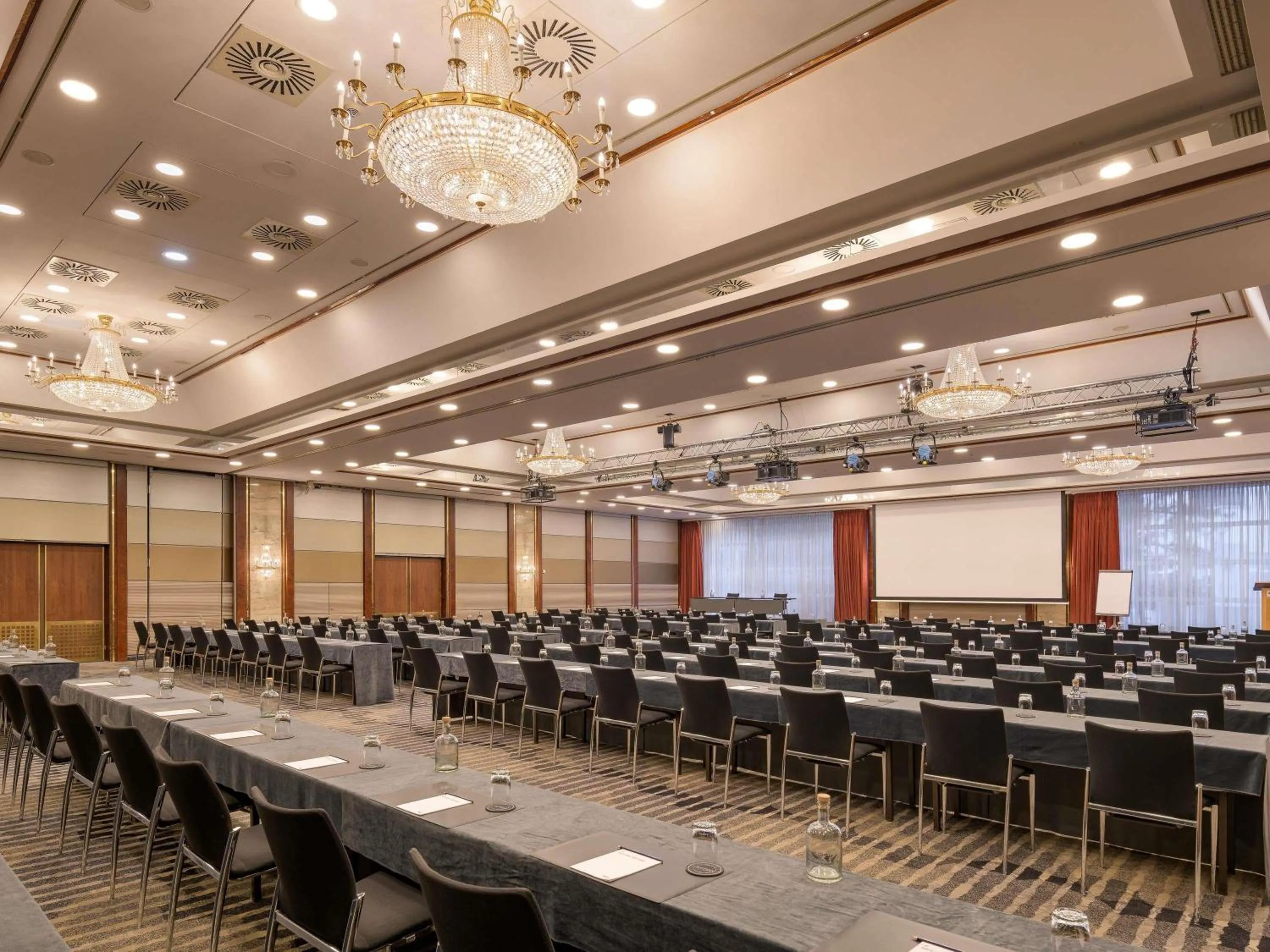 Meeting/conference room in Pullman Cologne