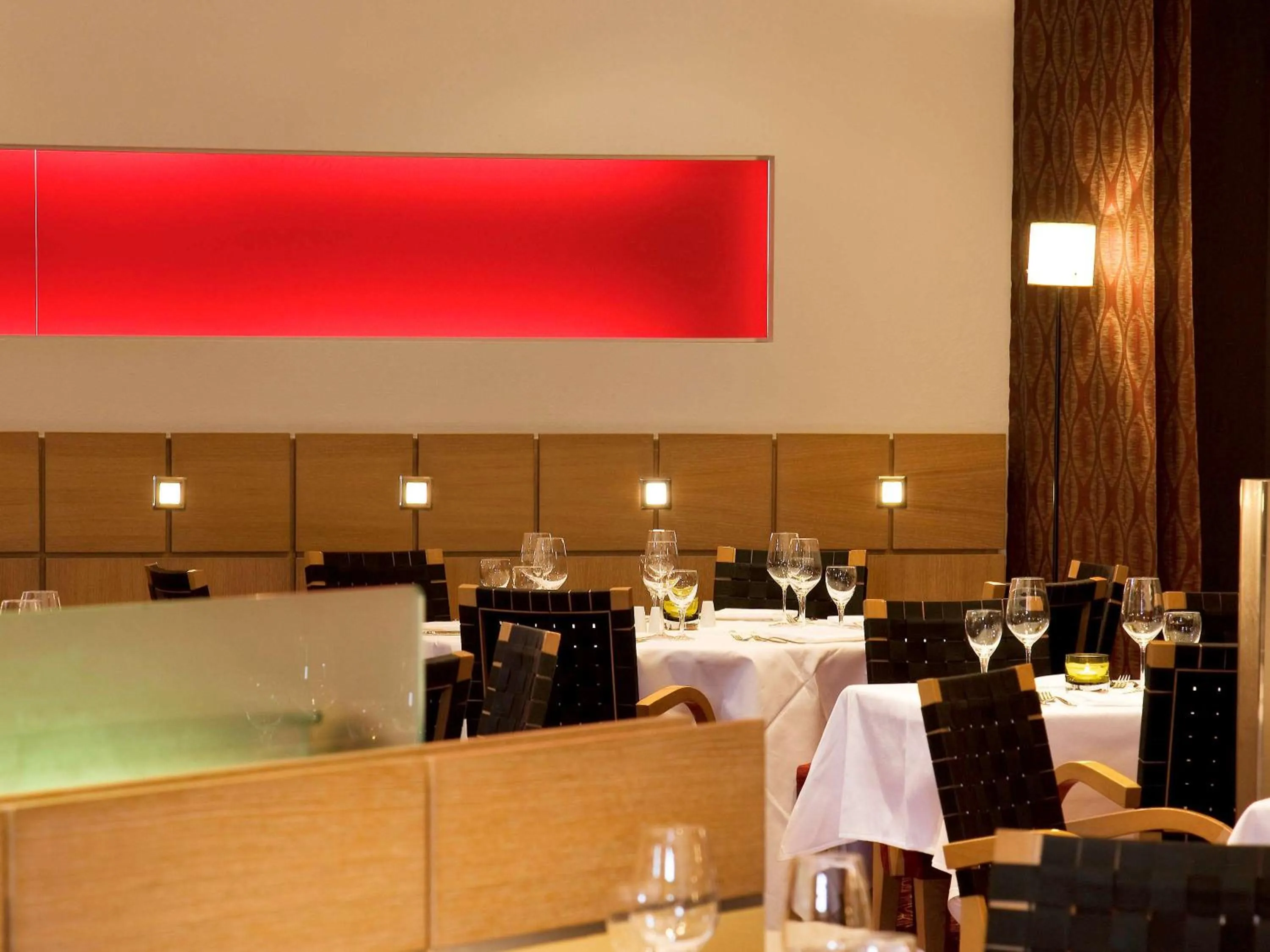 Restaurant/places to eat in Pullman Cologne